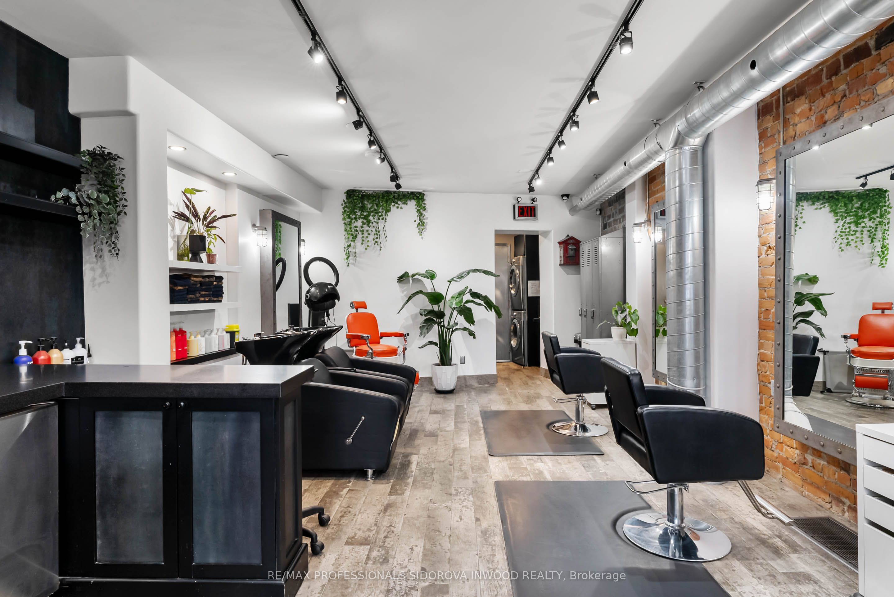2005 Dundas Street Property Photo 5