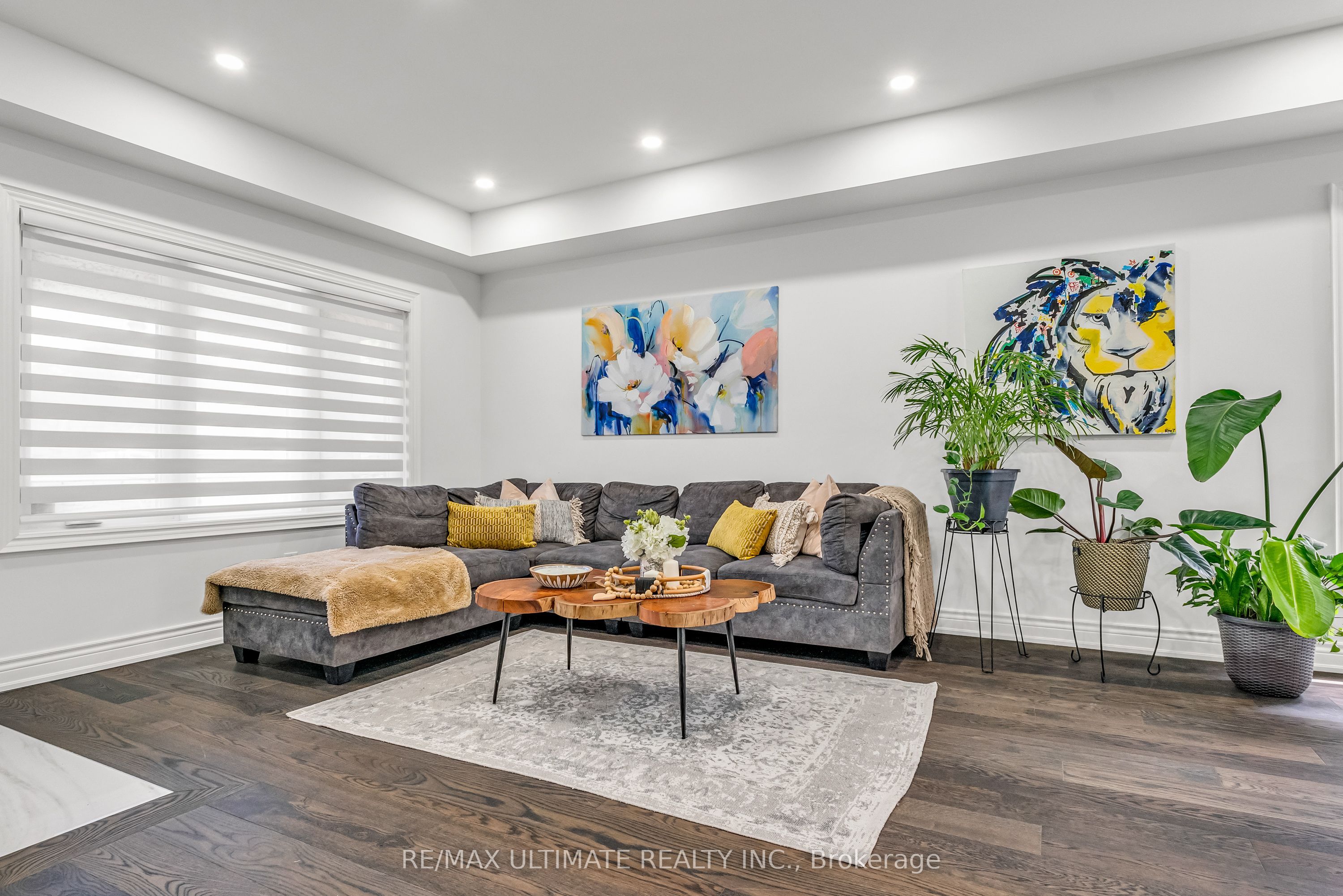 420 Harvie Avenue Property Photo 4
