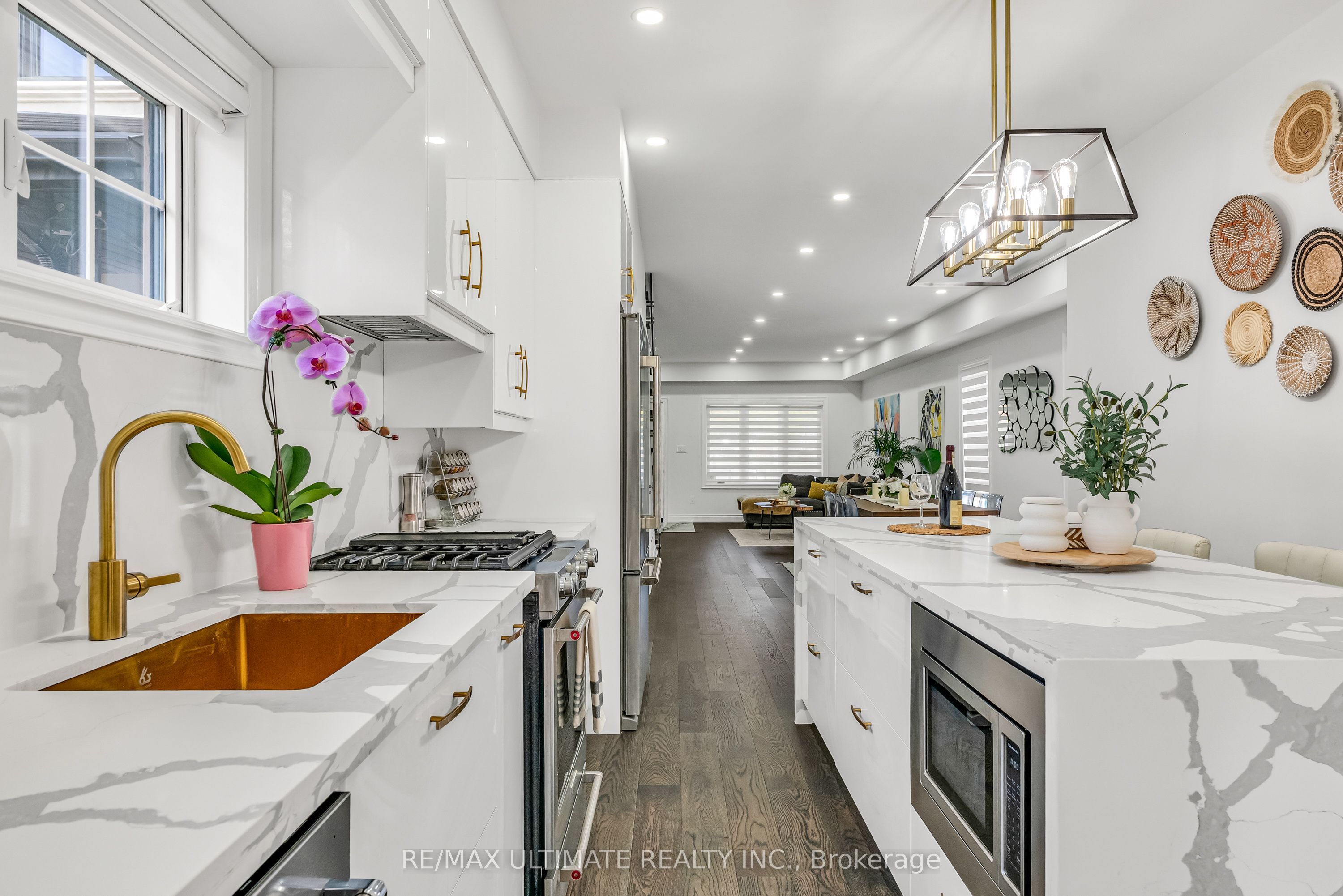 420 Harvie Avenue Property Photo 13