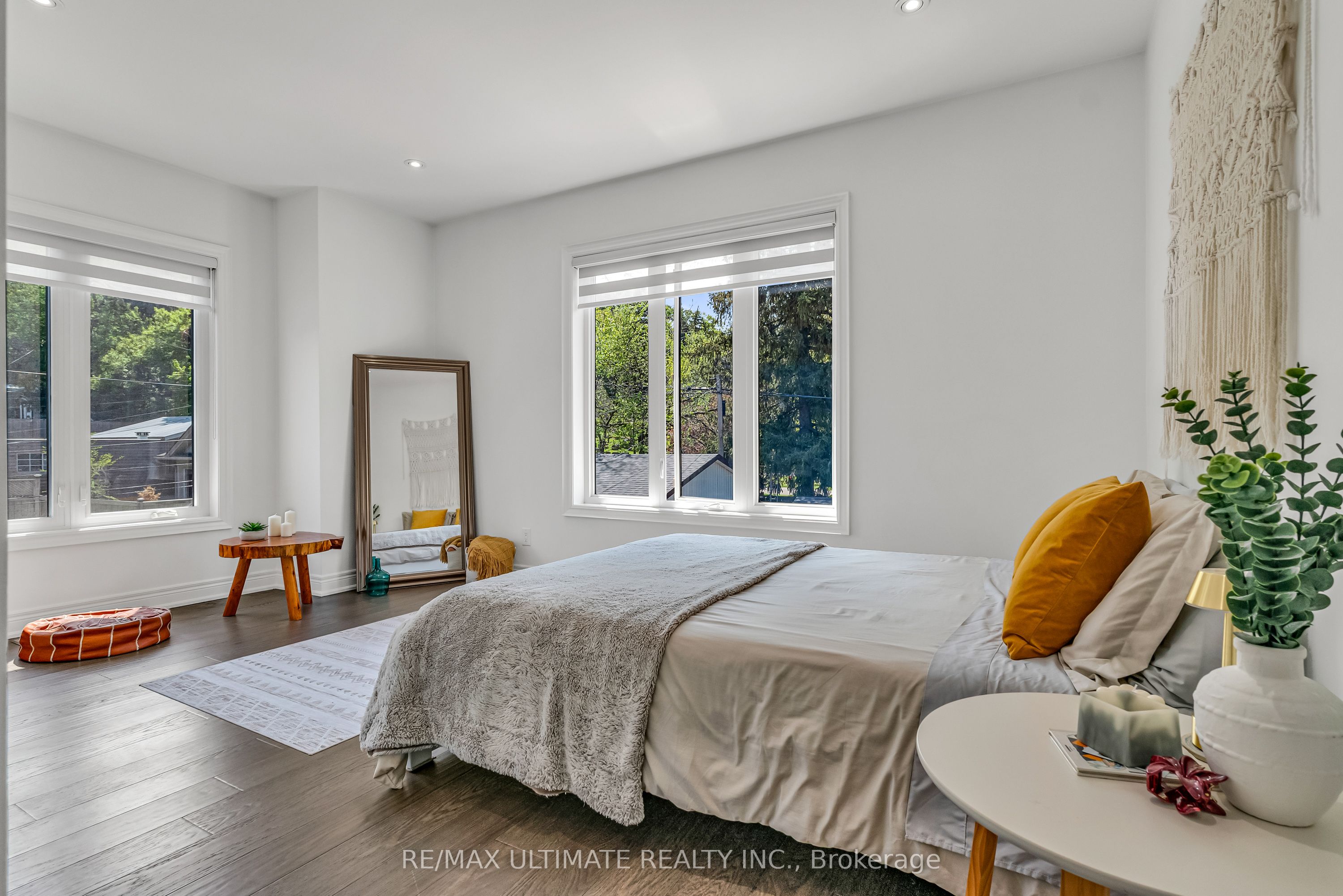 420 Harvie Avenue Property Photo 21