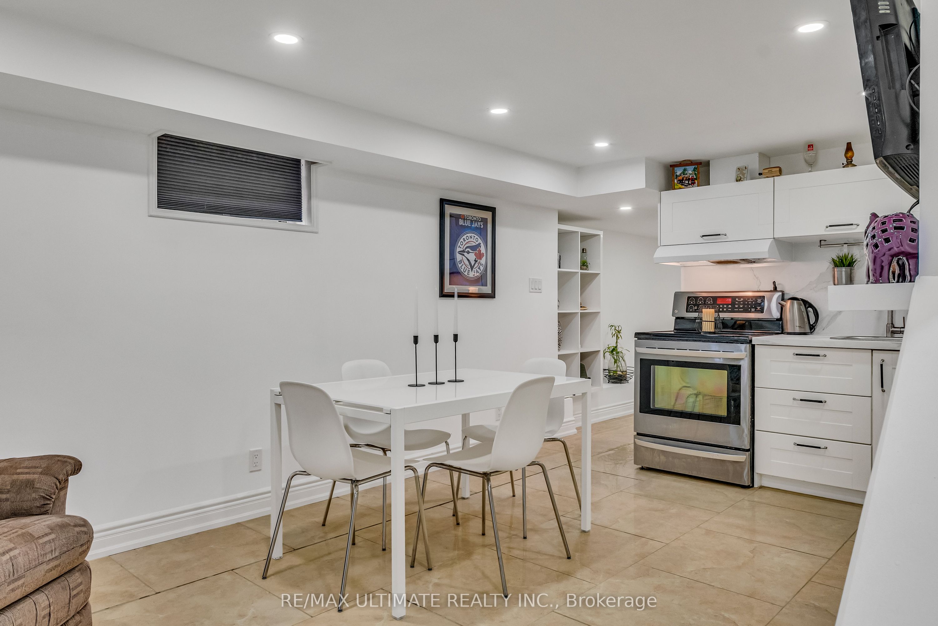 420 Harvie Avenue Property Photo 27
