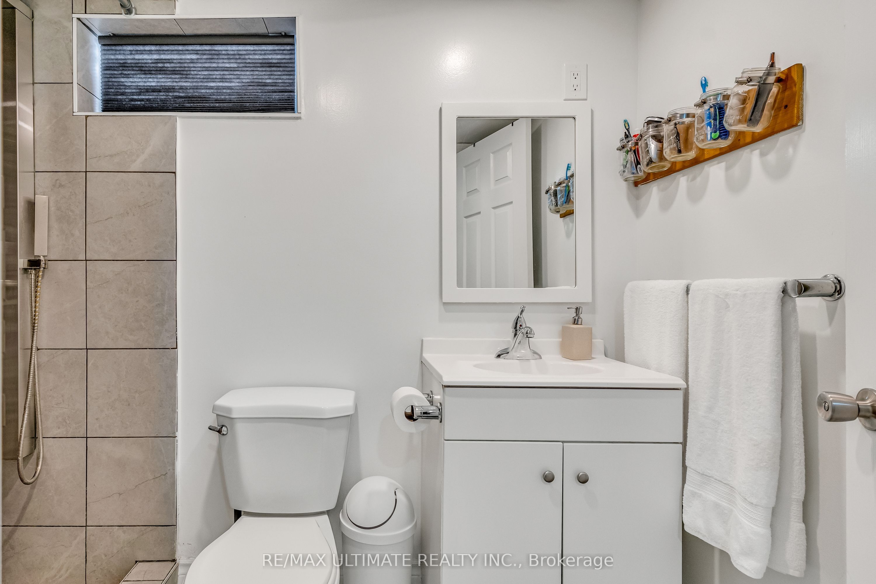 420 Harvie Avenue Property Photo 32