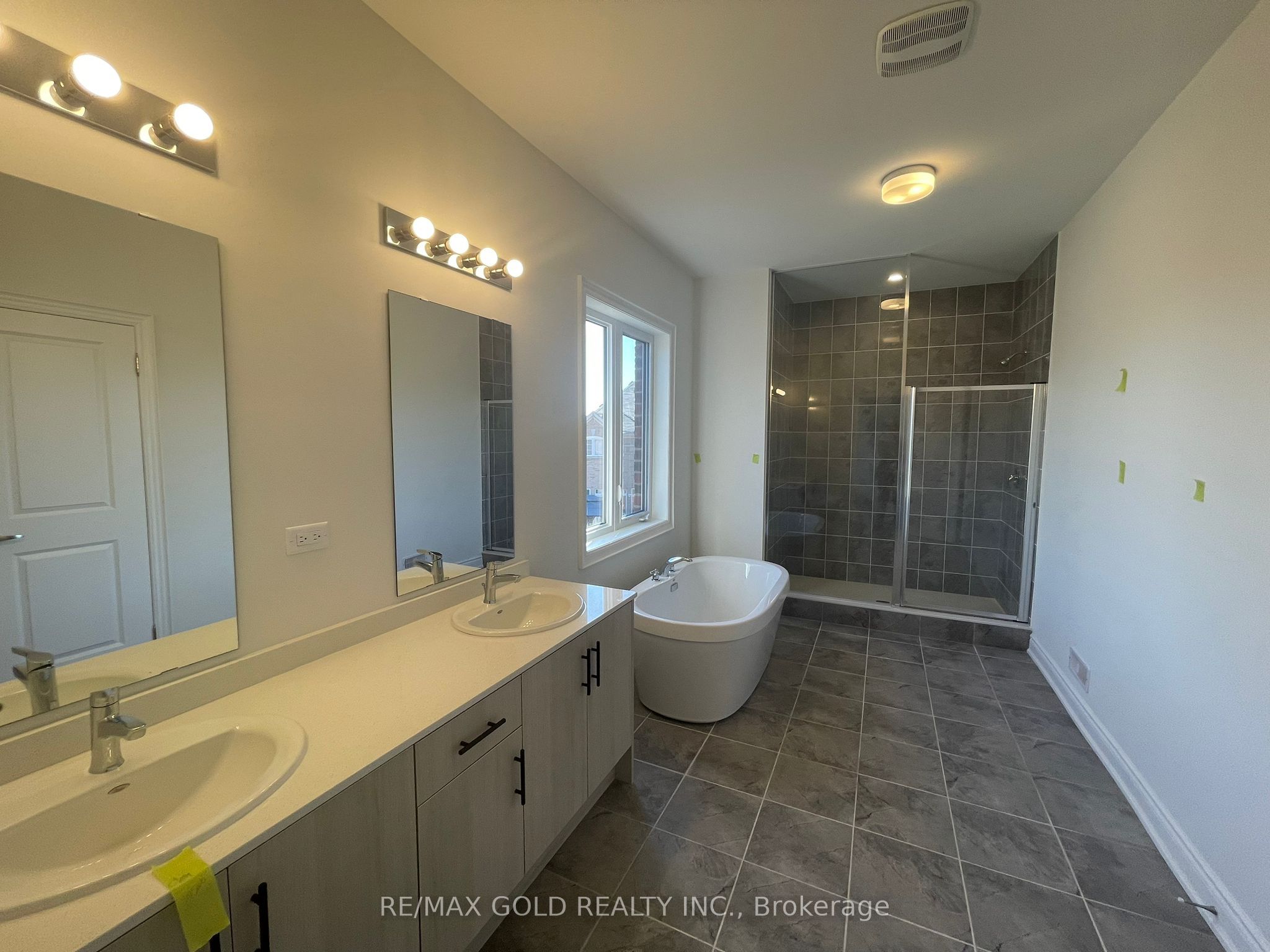 31 Dolomite Drive Property Photo 14