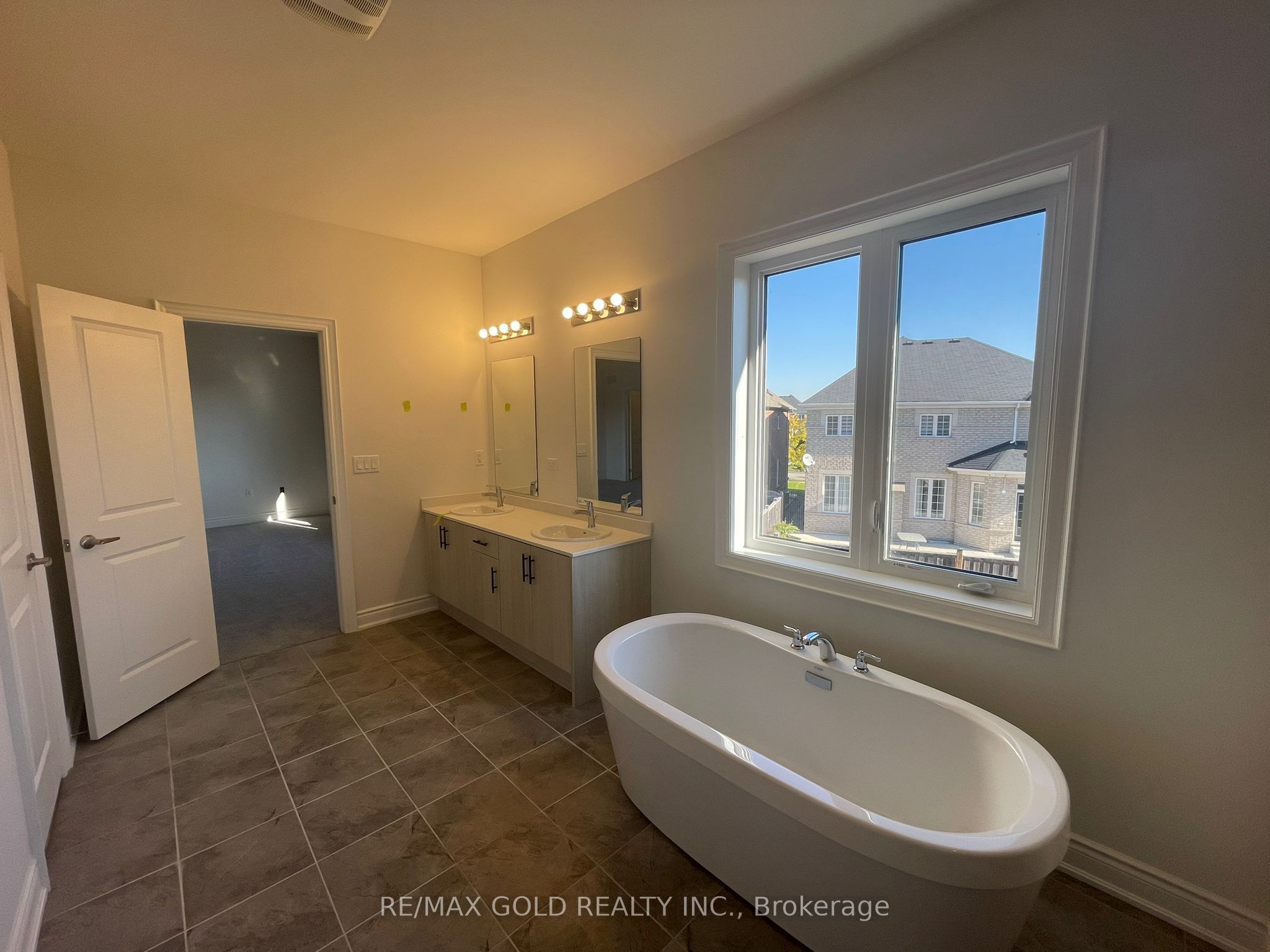 31 Dolomite Drive Property Photo 15