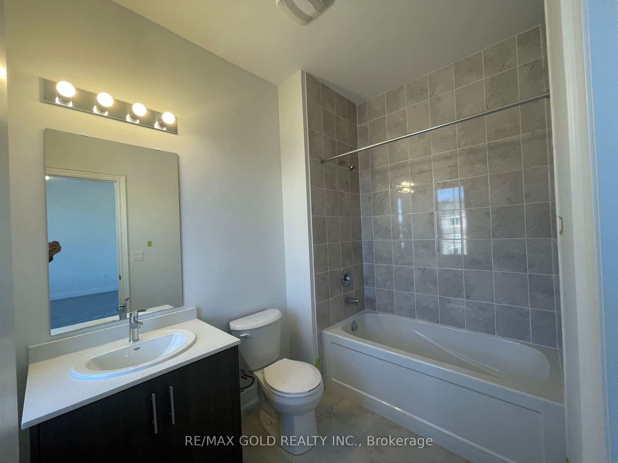 31 Dolomite Drive Property Photo 17