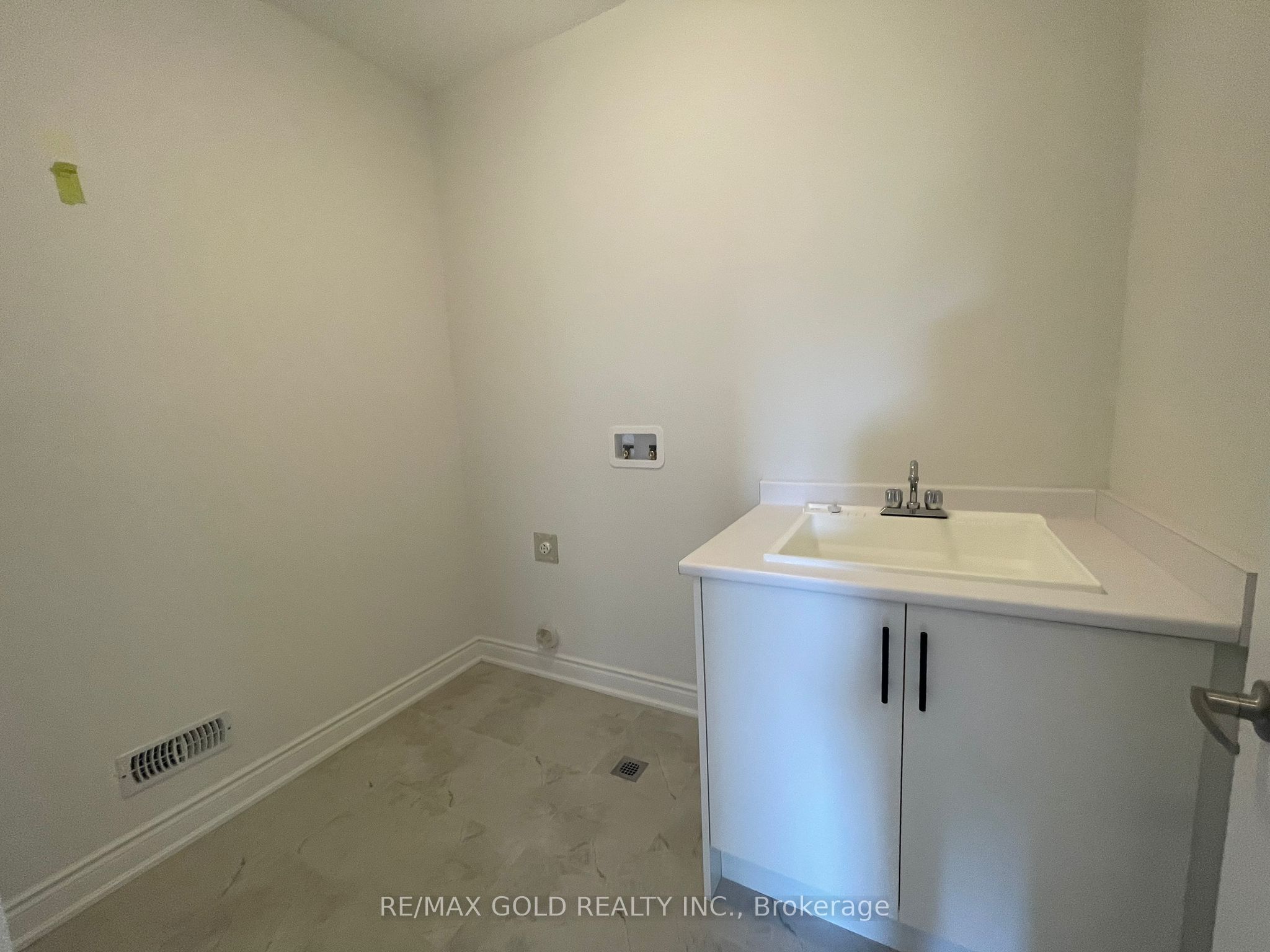 31 Dolomite Drive Property Photo 22