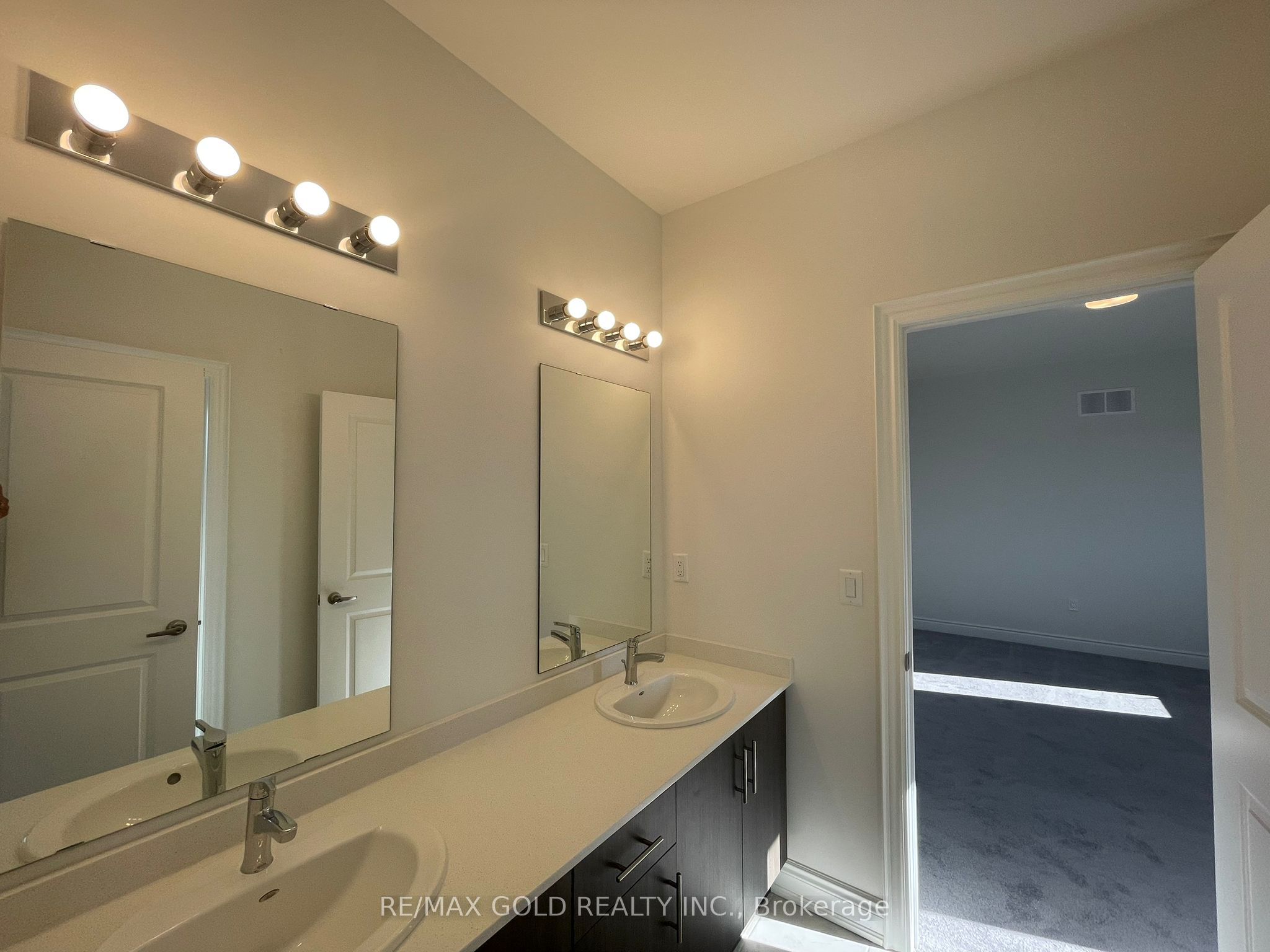 31 Dolomite Drive Property Photo 24