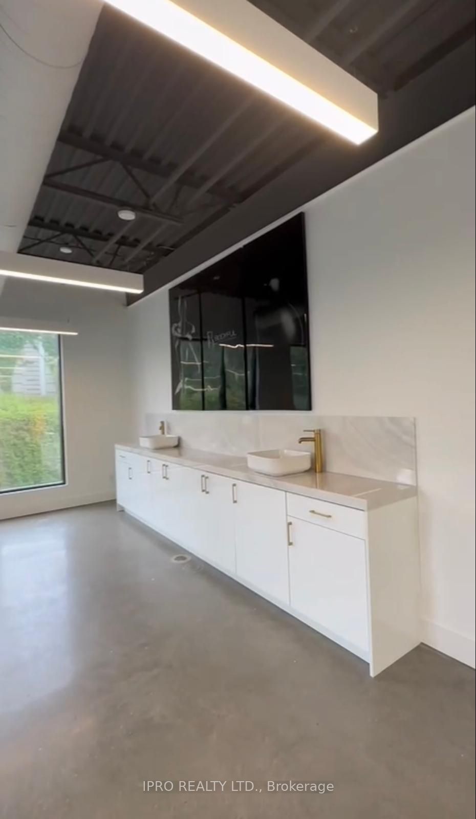 92 Park Lawn Road Property Photo 6