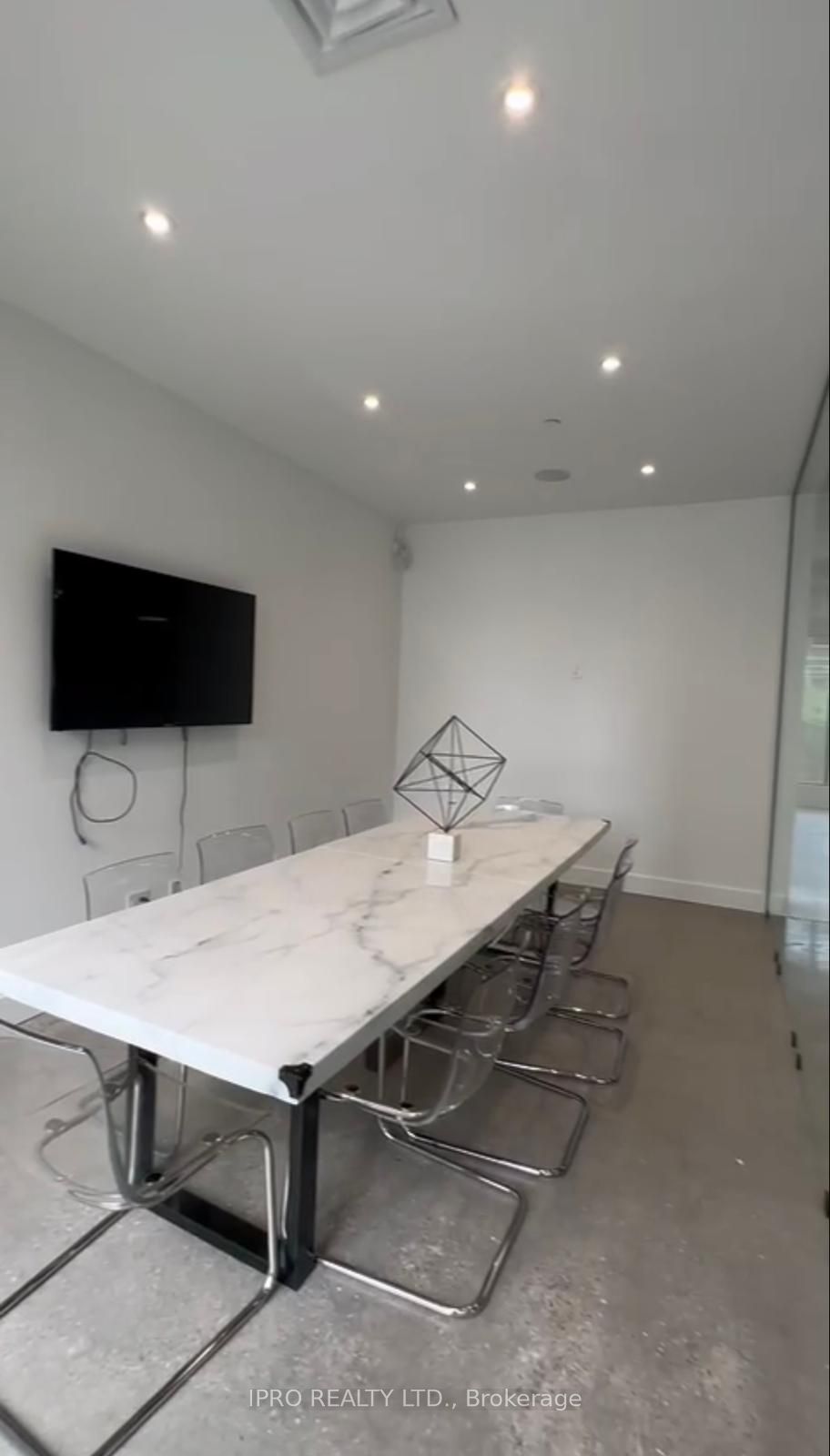 92 Park Lawn Road Property Photo 7