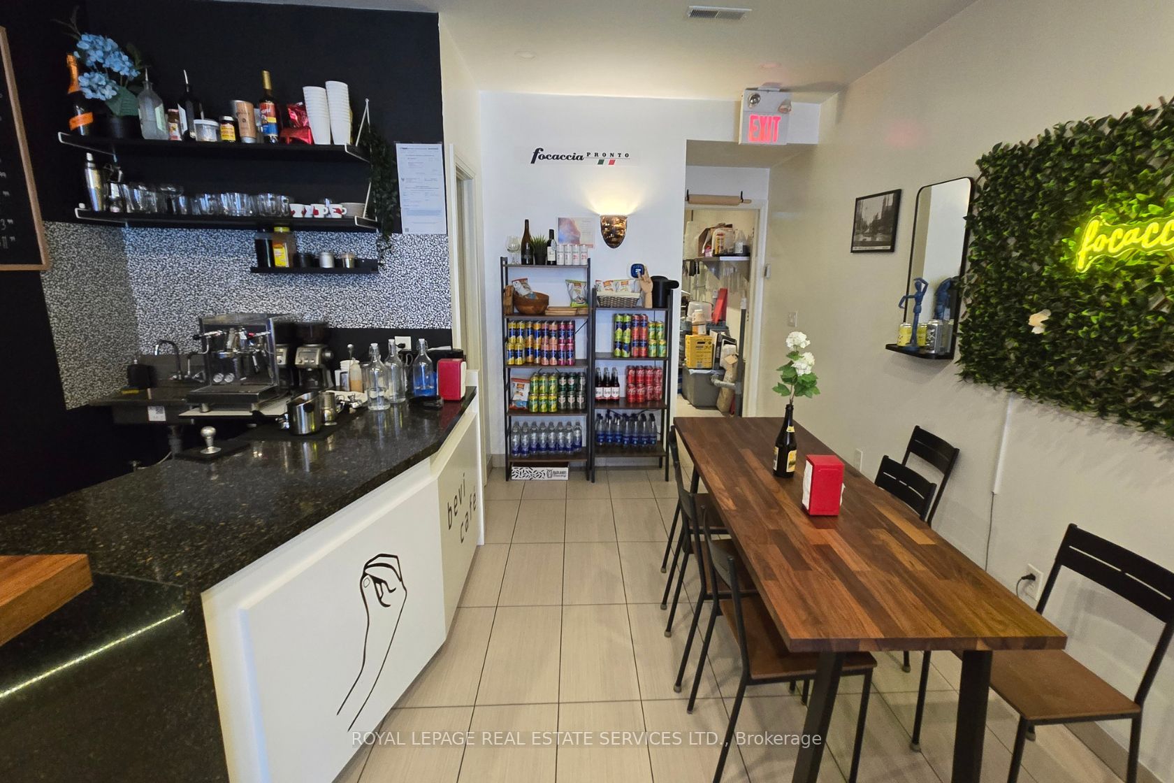 3072 Dundas Street W Main Property Photo 4