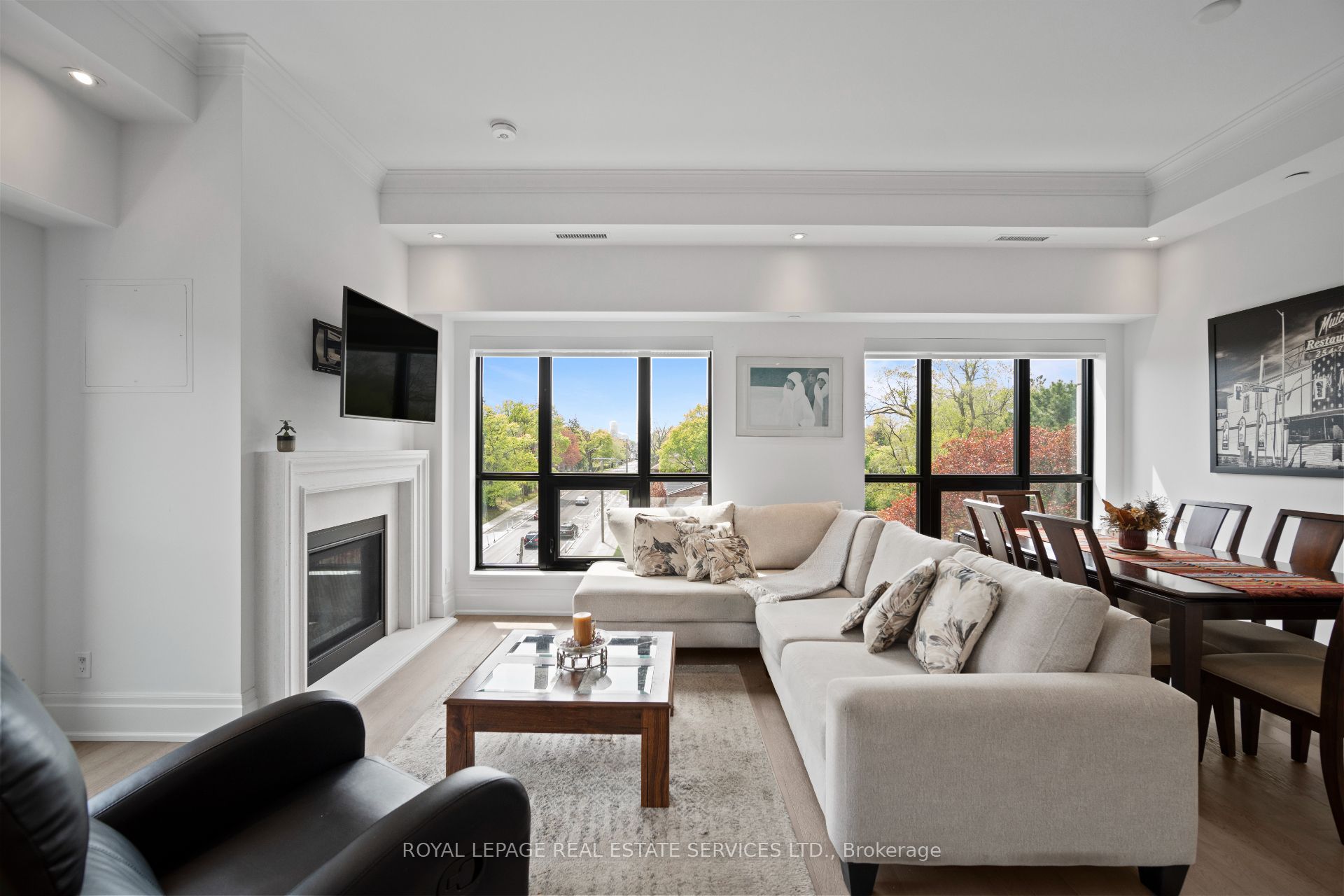 #504 - 4 The Kingsway Property Photo 1