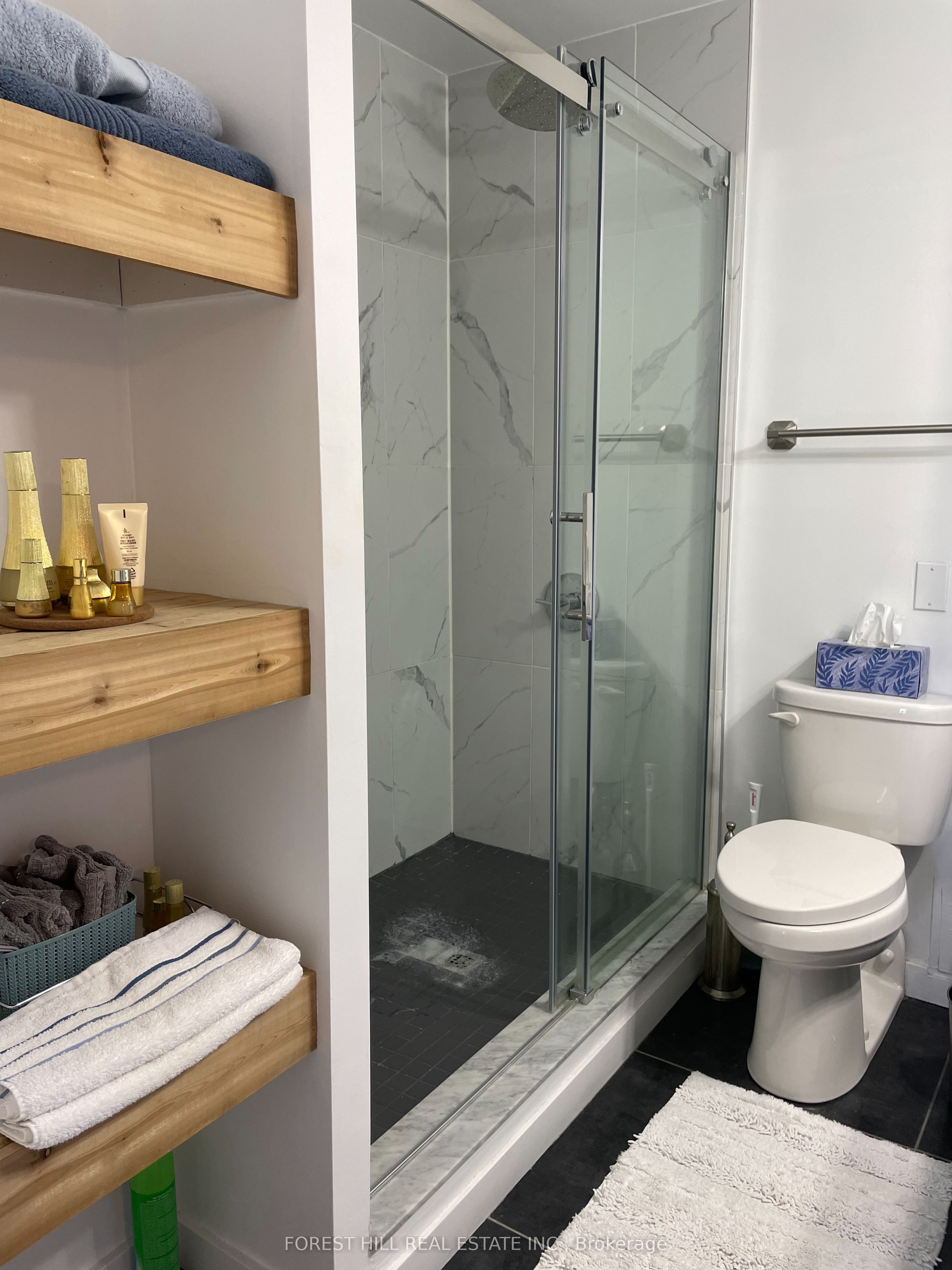 #905 - 1300 Bloor Street Property Photo 5