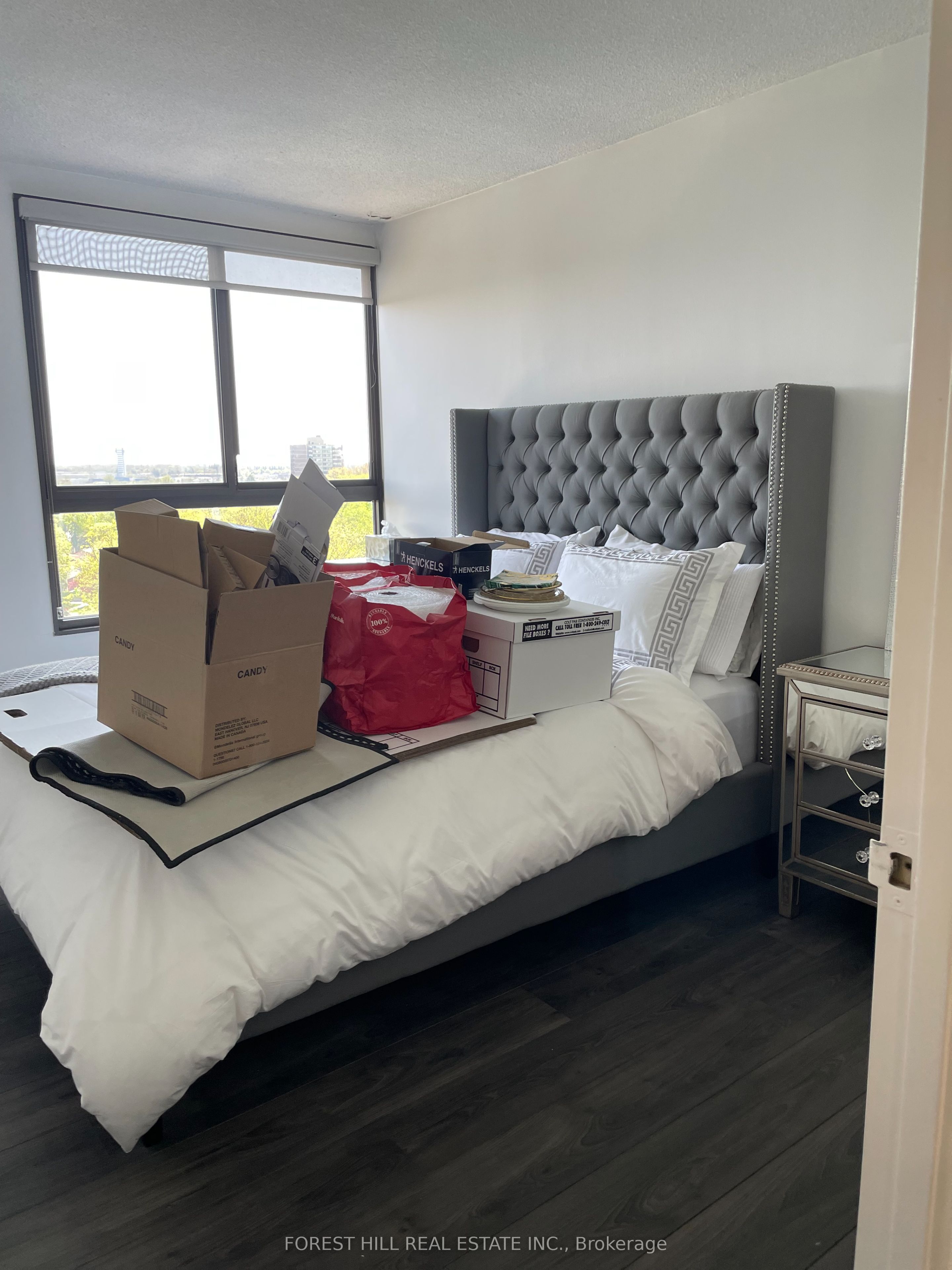 #905 - 1300 Bloor Street Property Photo 7