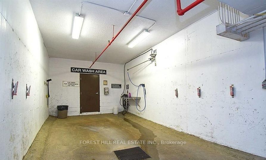 #905 - 1300 Bloor Street Property Photo 12