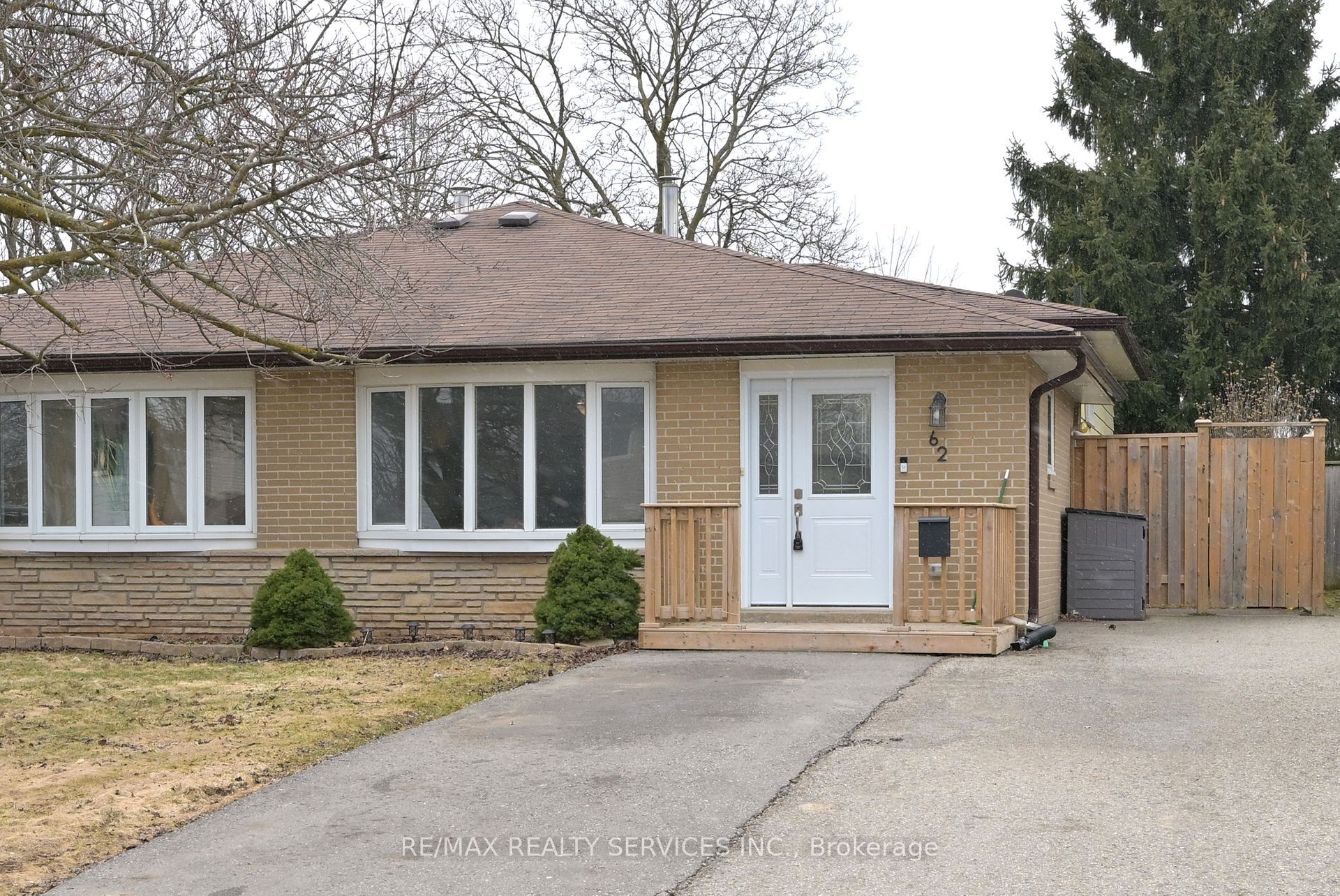 62 Carlton Drive Property Photo 1