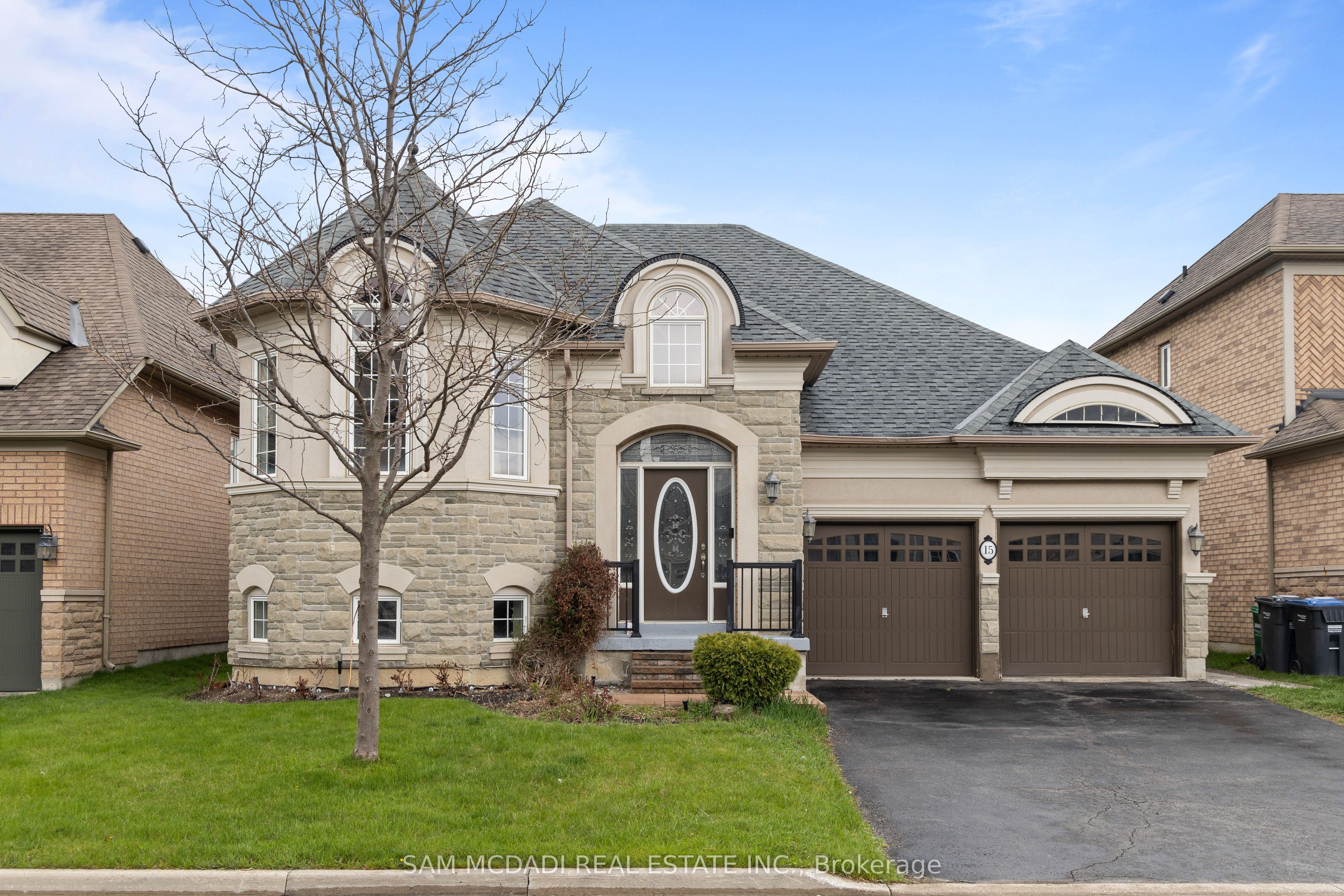 15 Eaglesprings Cres Property Photo 1