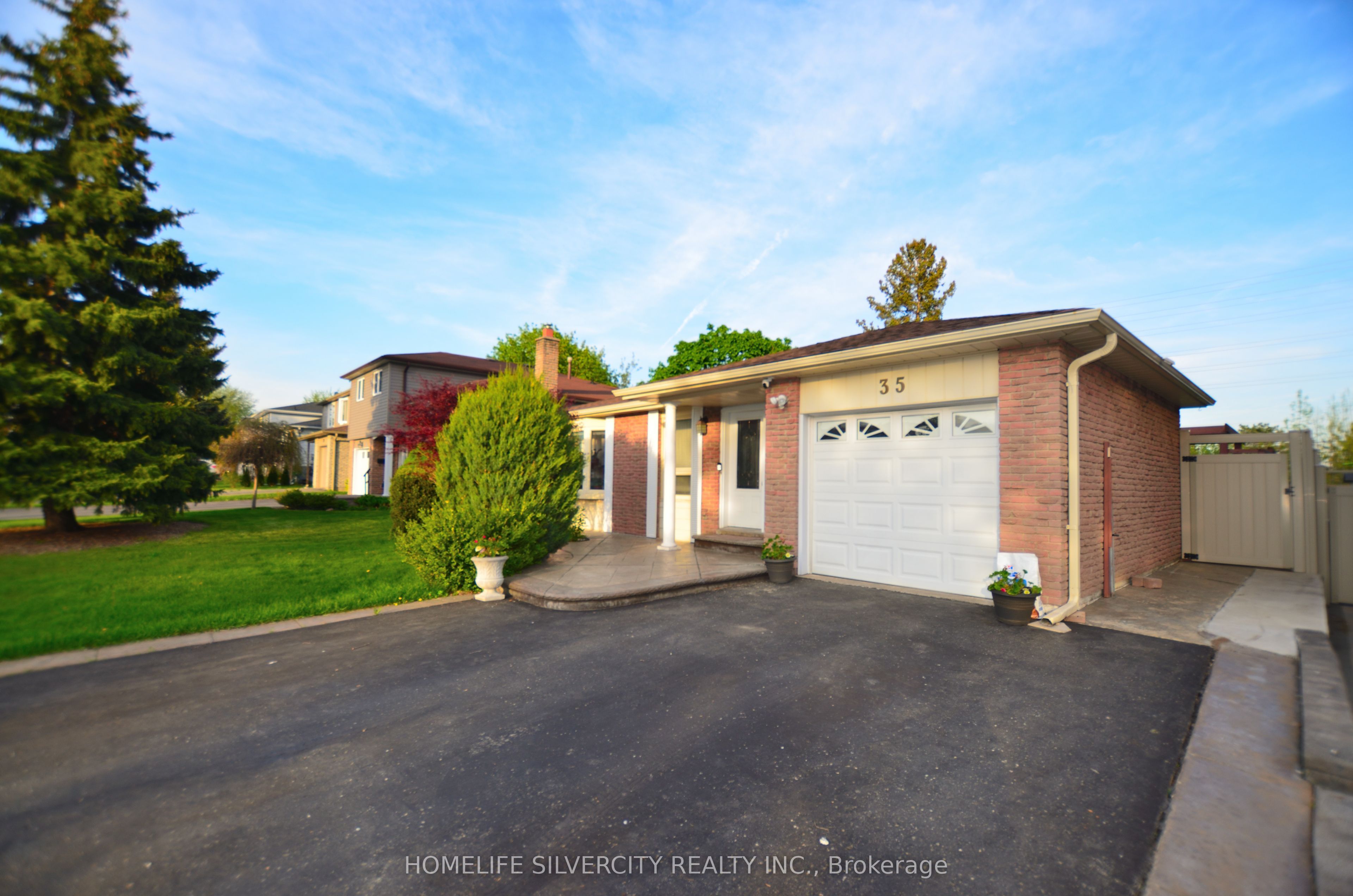 35 Geneva Crescent Property Photo 3