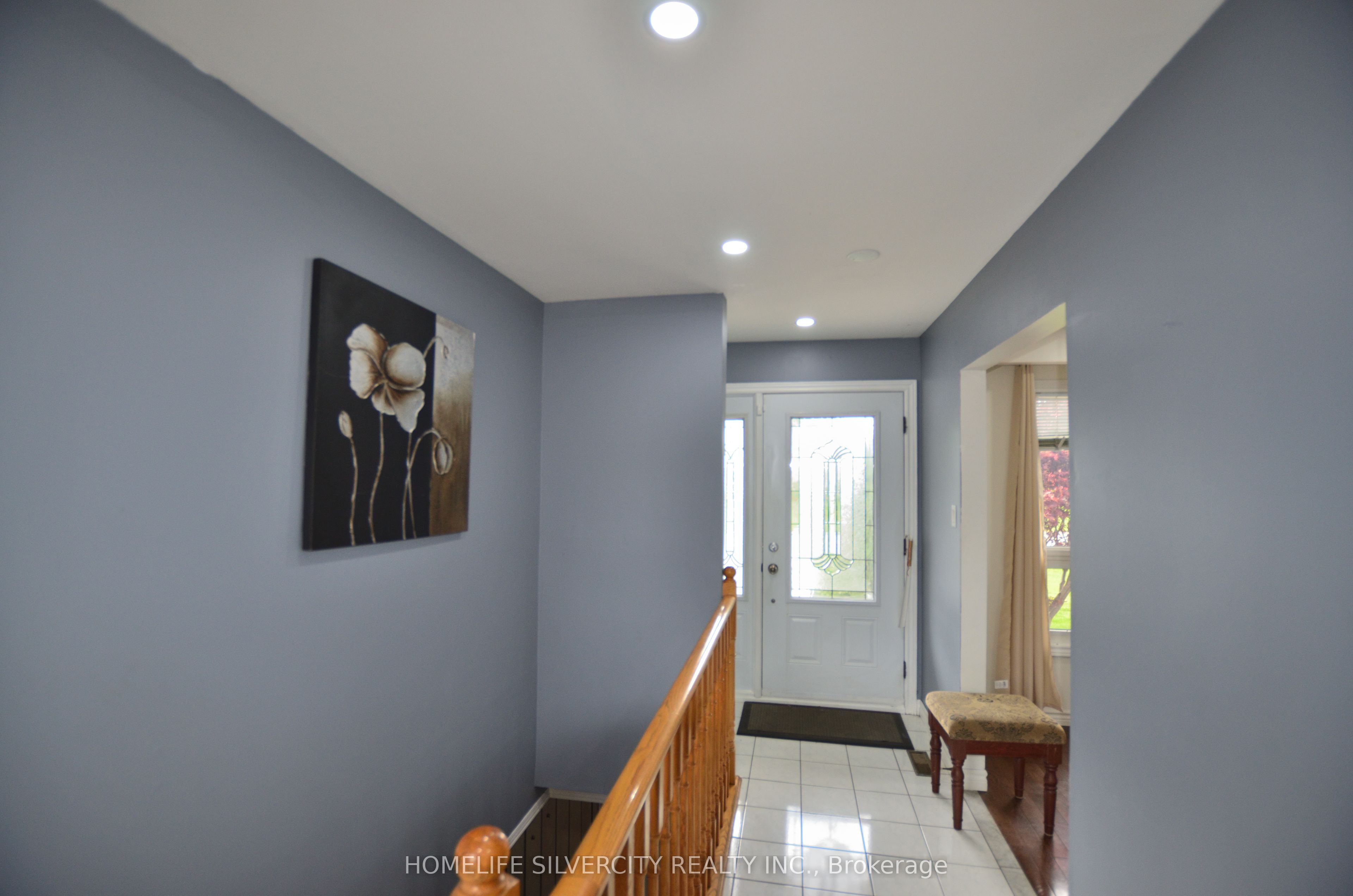 35 Geneva Crescent Property Photo 6