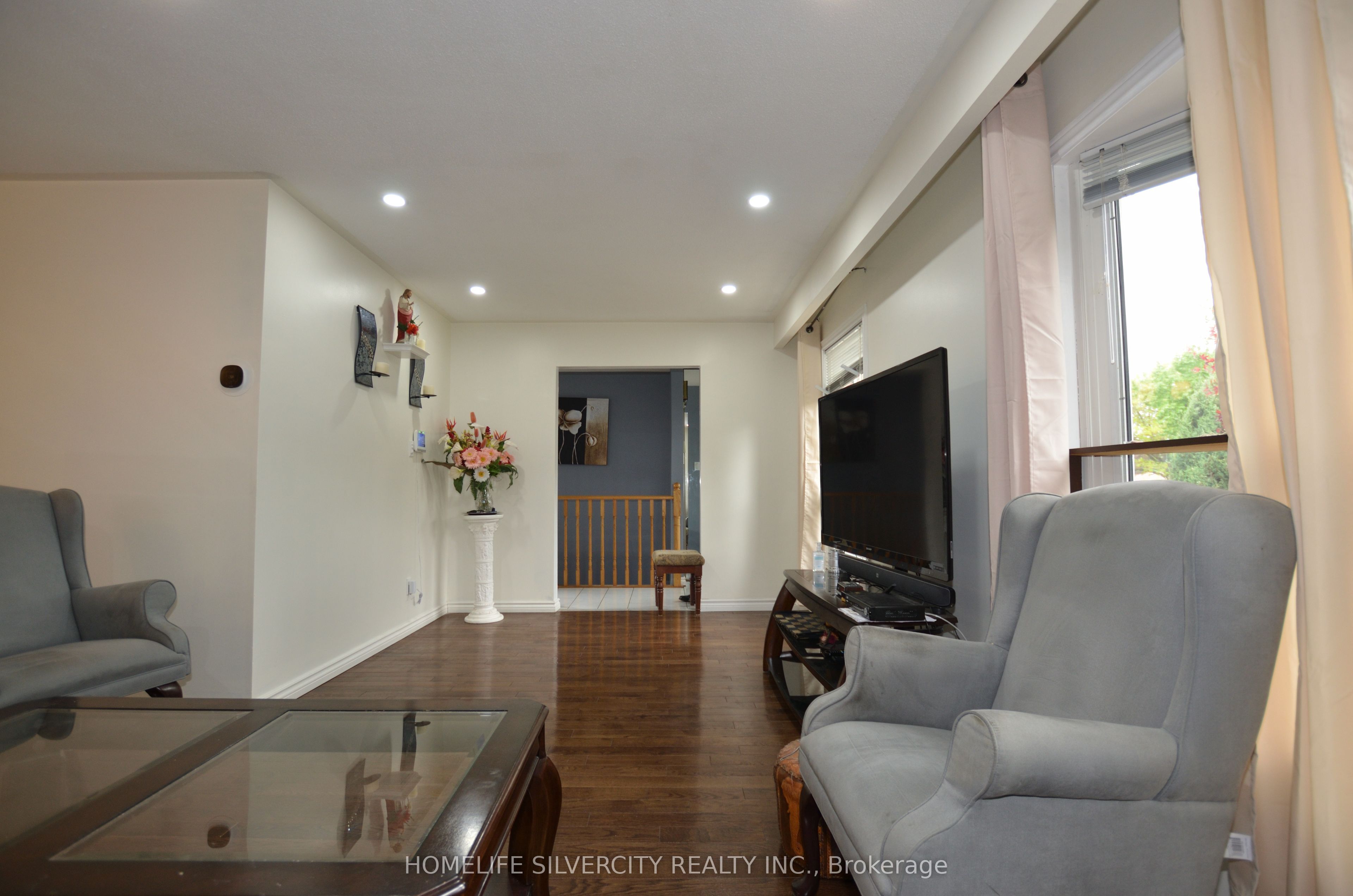 35 Geneva Crescent Property Photo 10