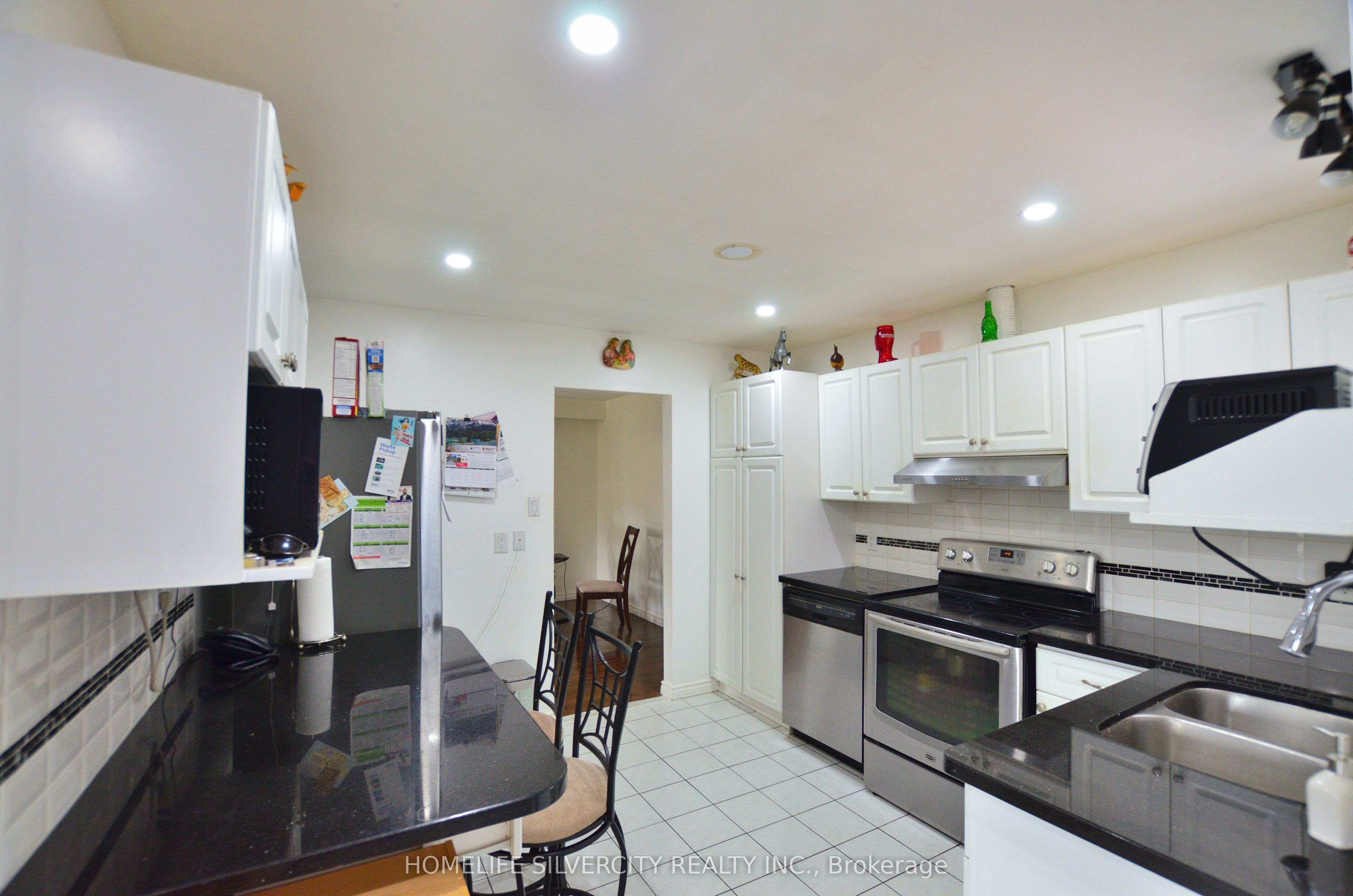 35 Geneva Crescent Property Photo 14