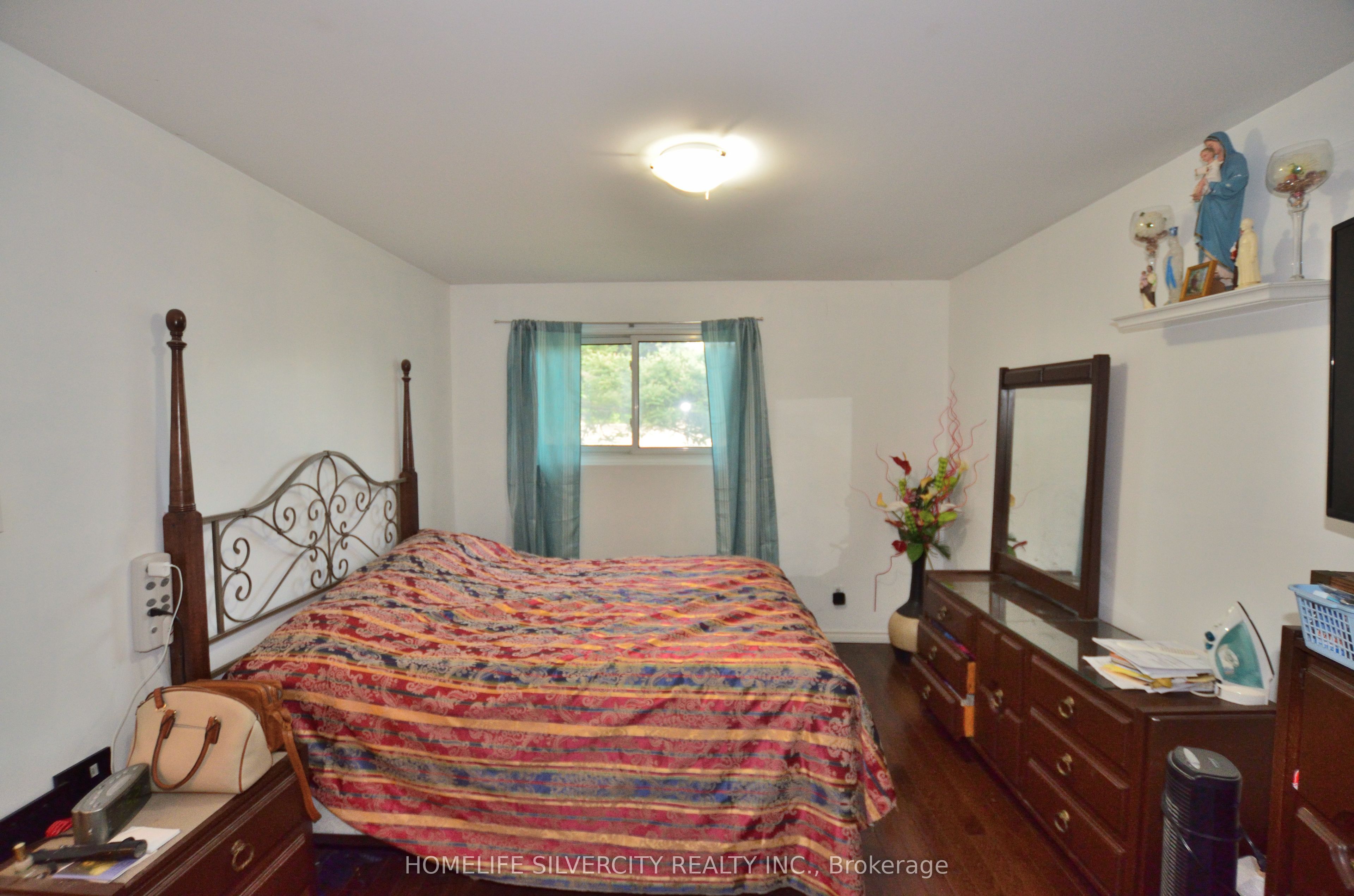 35 Geneva Crescent Property Photo 24
