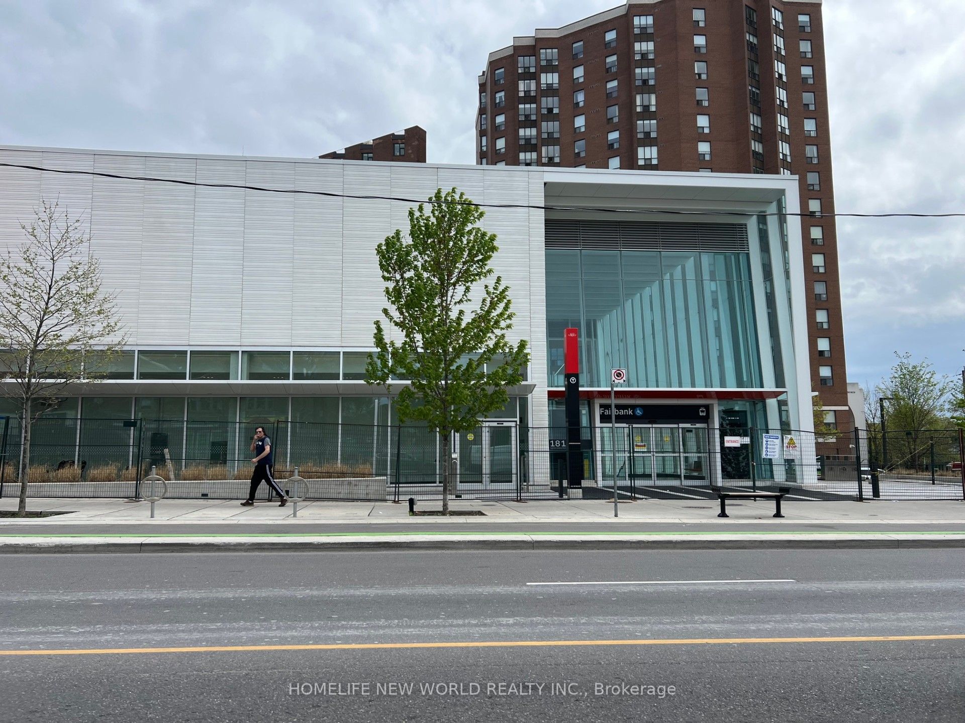 1662 Eglinton Avenue W Gnd+bmt Property Photo 4