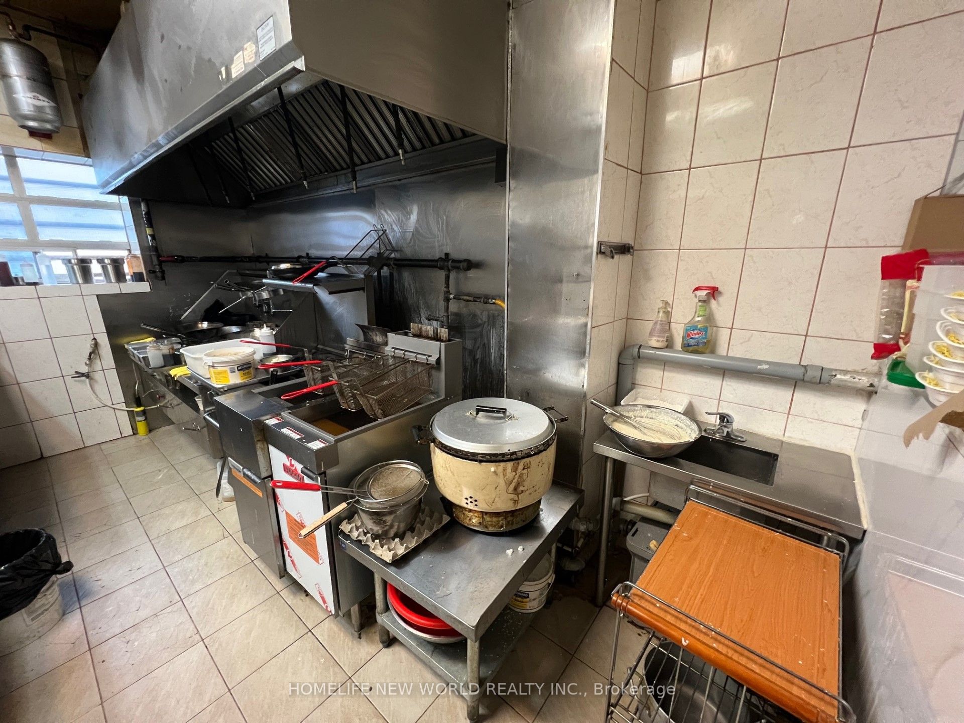 1662 Eglinton Avenue W Gnd+bmt Property Photo 11