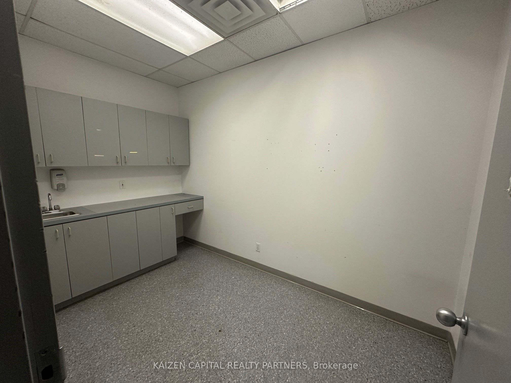 901 Jane Street 200 Property Photo 6