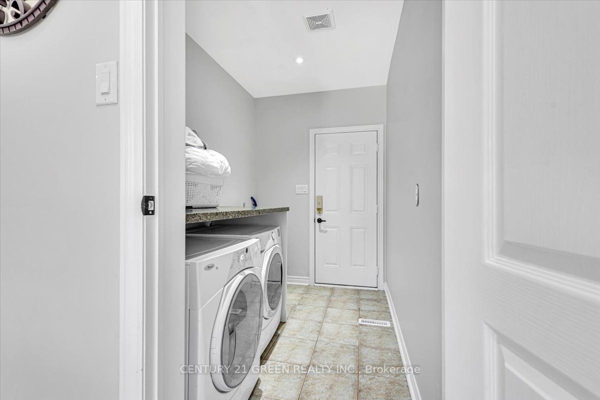 7 Accent Circle Property Photo 16