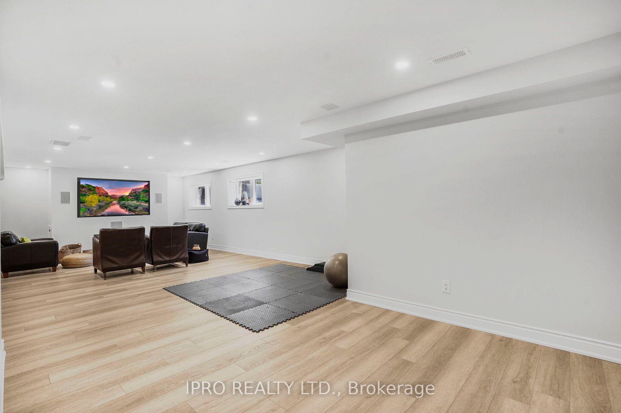 383 Wettlaufer Terrace Property Photo 27