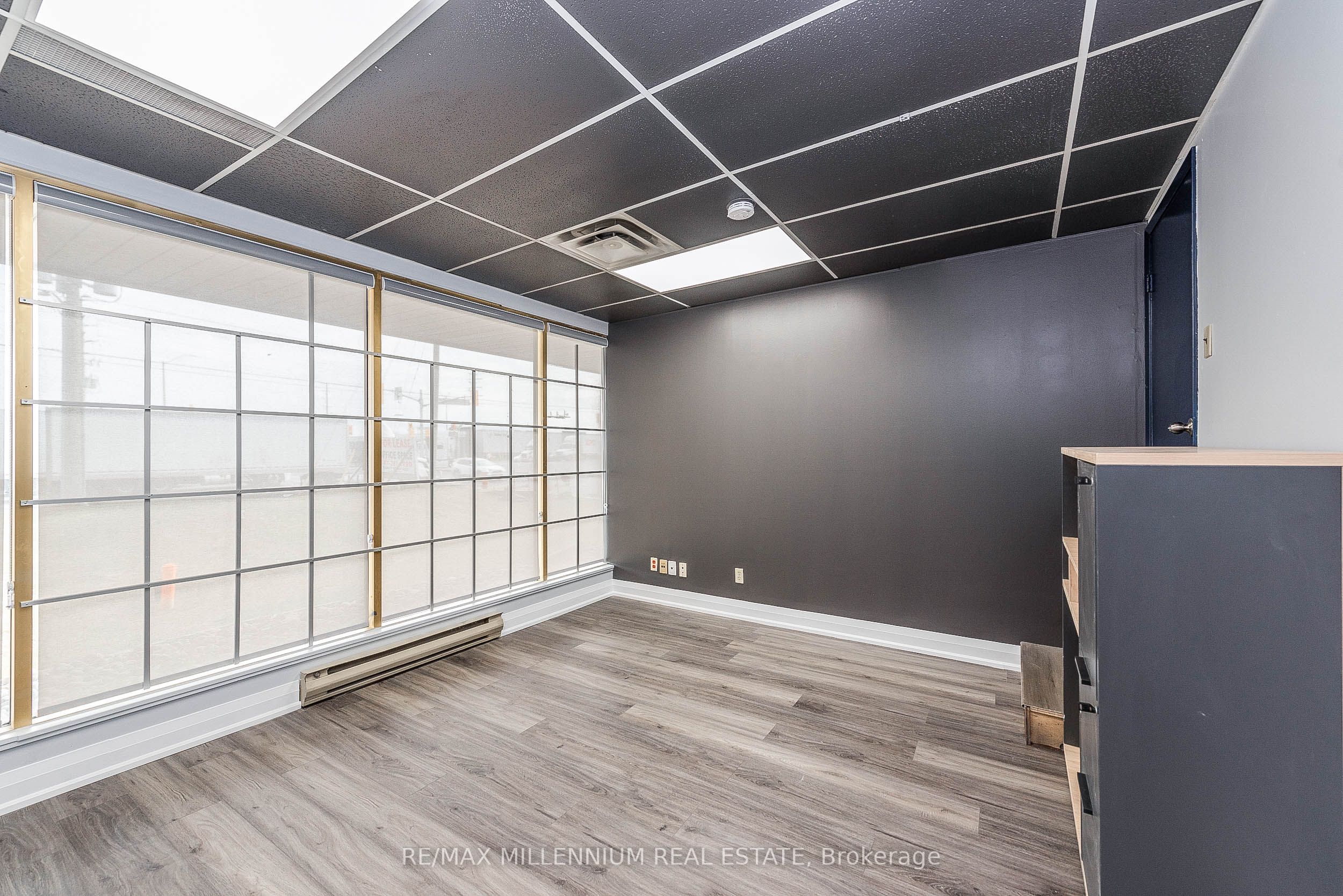 #102 - 1300 Steeles Avenue Property Photo 11