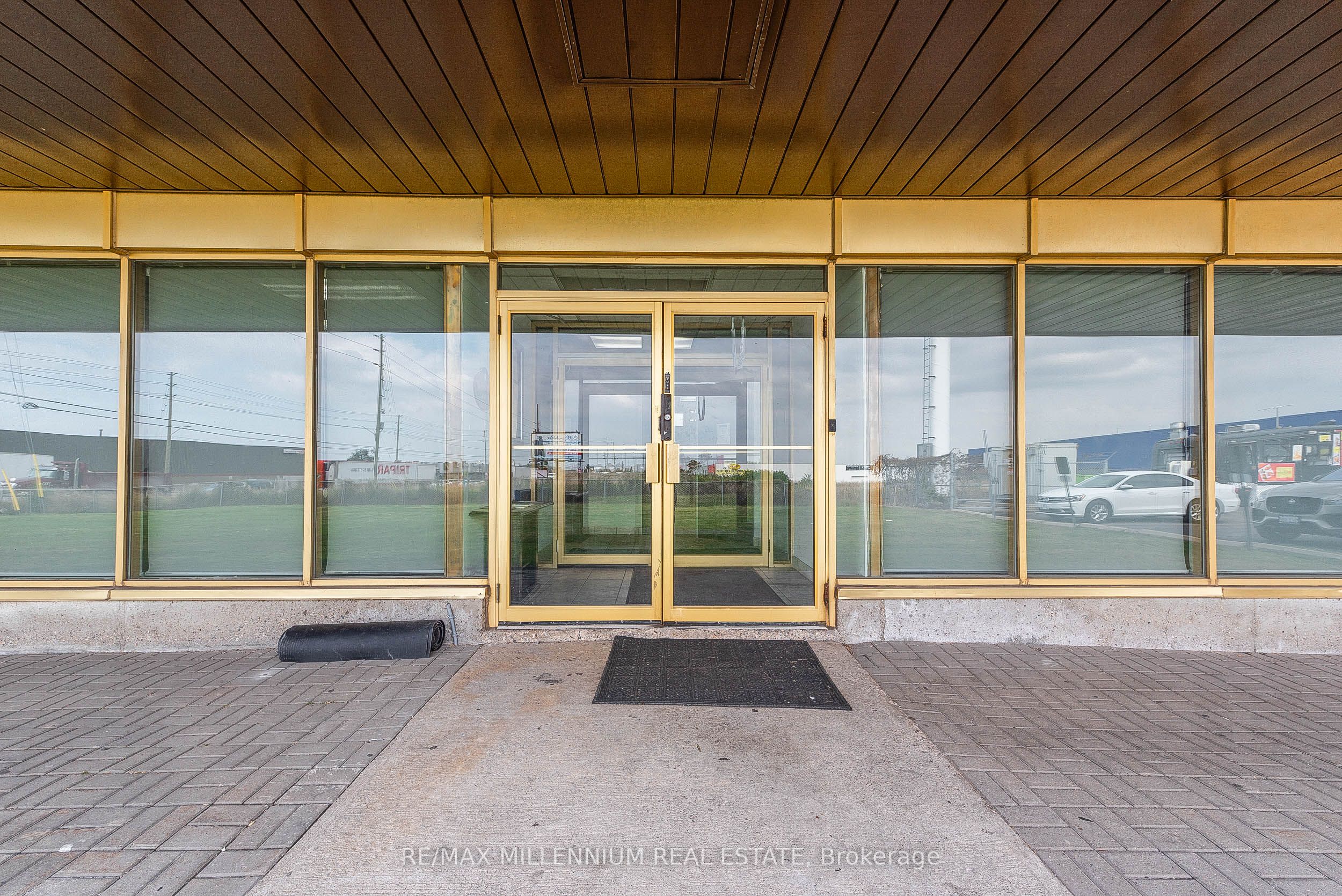 1300 Steeles Ave E Property Photo 1
