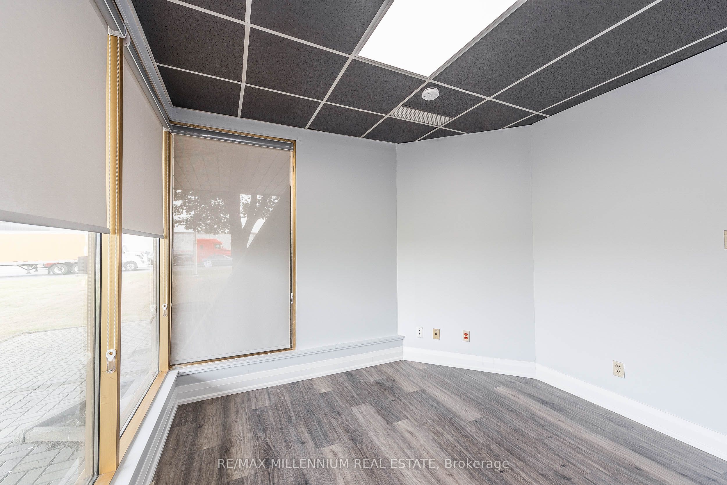 1300 Steeles Avenue 110 Property Photo 8