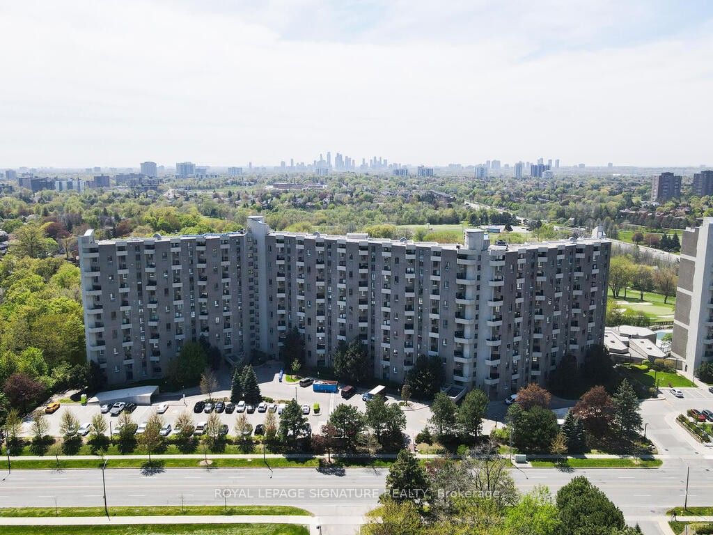 #f19 - 288 Mill Road Property Photo 1
