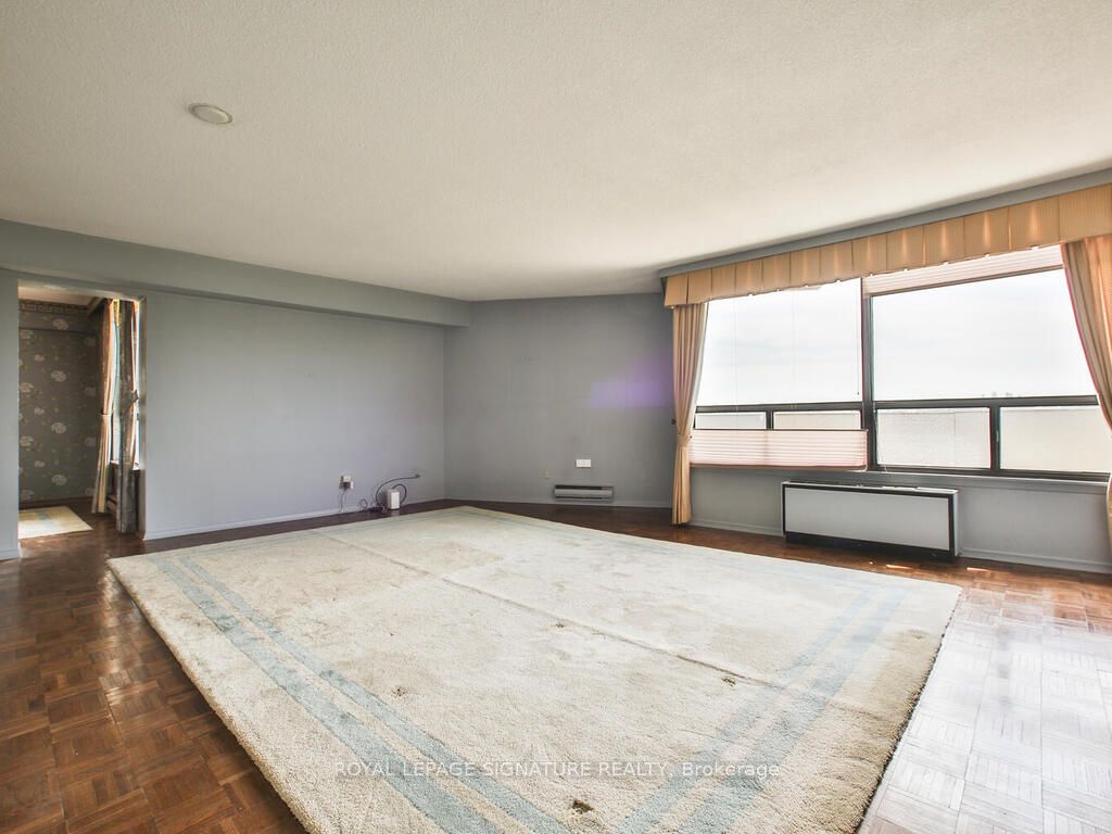#f19 - 288 Mill Road Property Photo 10