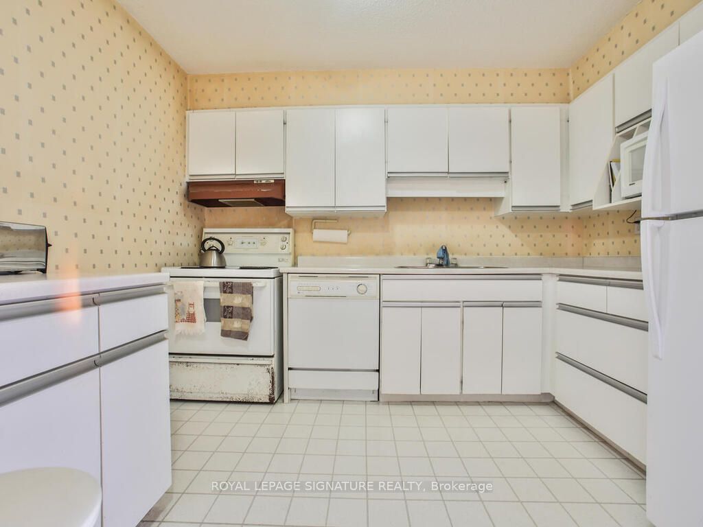#f19 - 288 Mill Road Property Photo 19