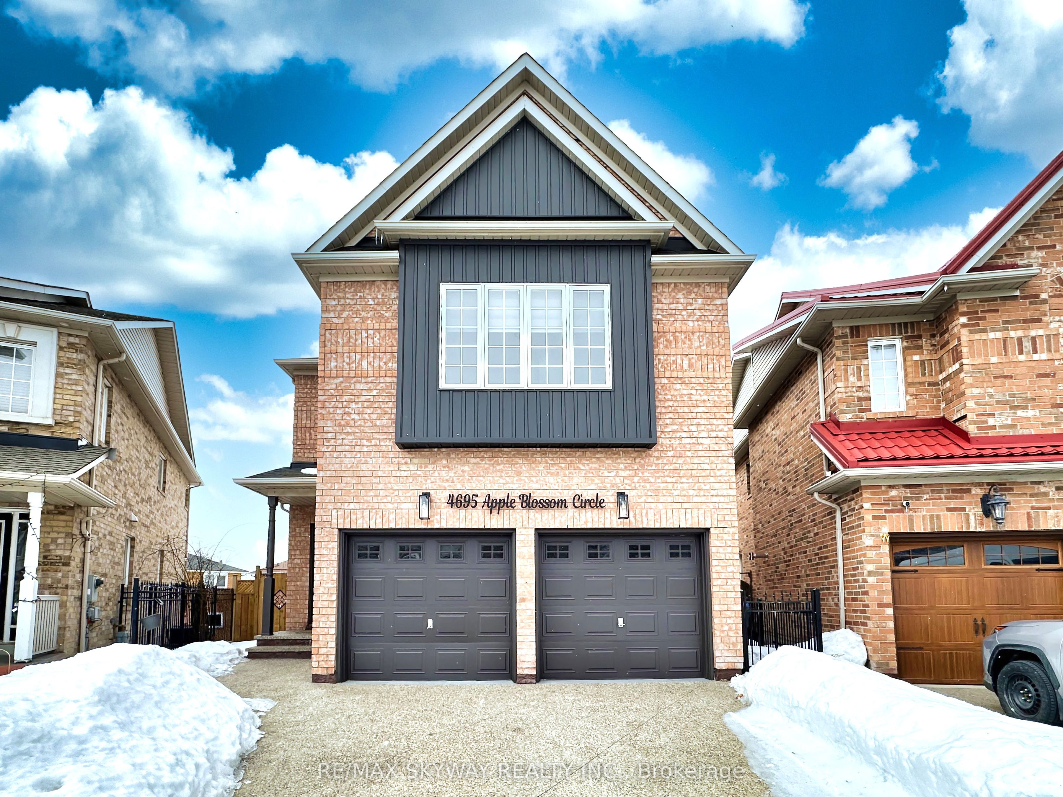 4695 Apple Blossom Cir Property Photo 1