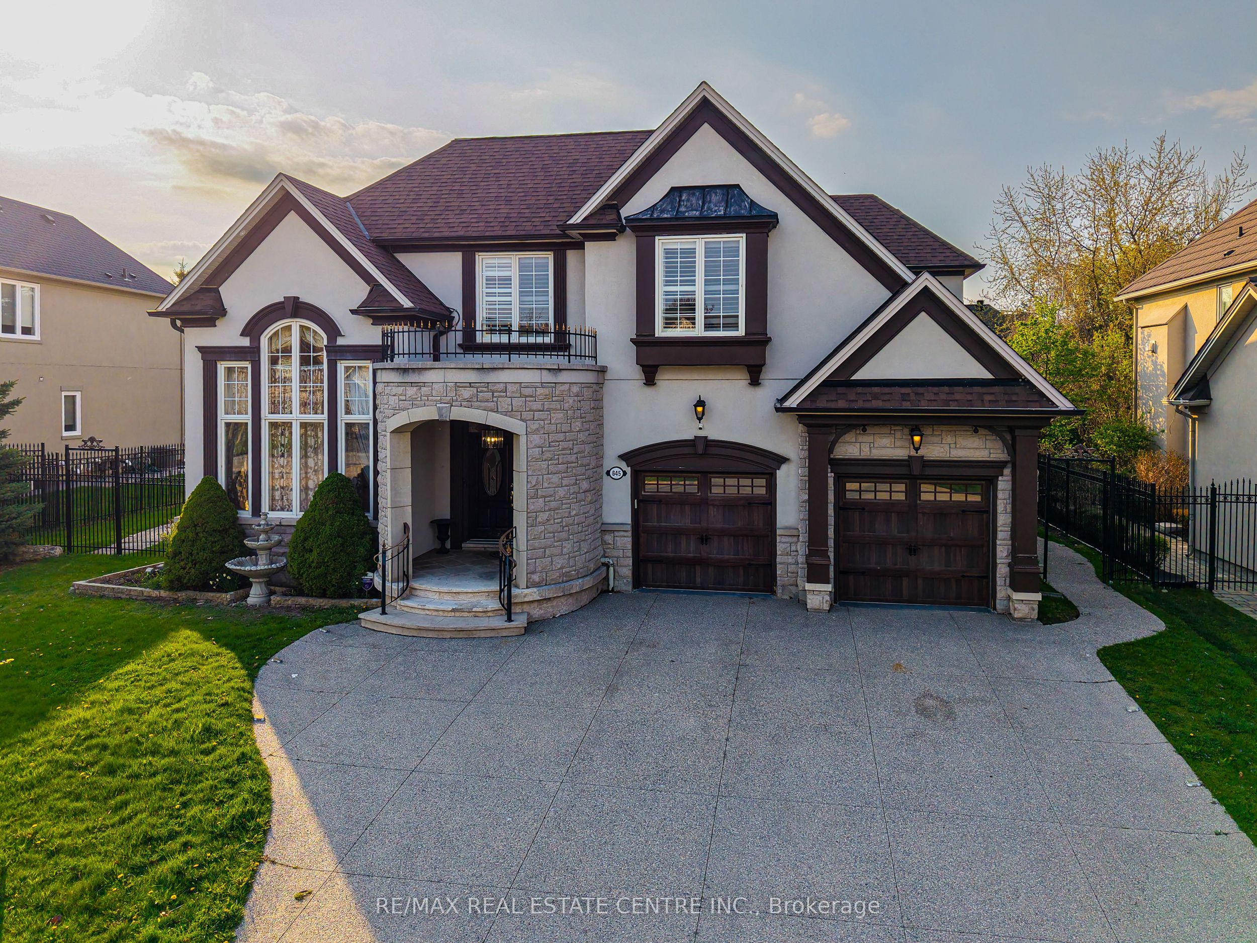 645 Cranleigh Court Property Photo 1
