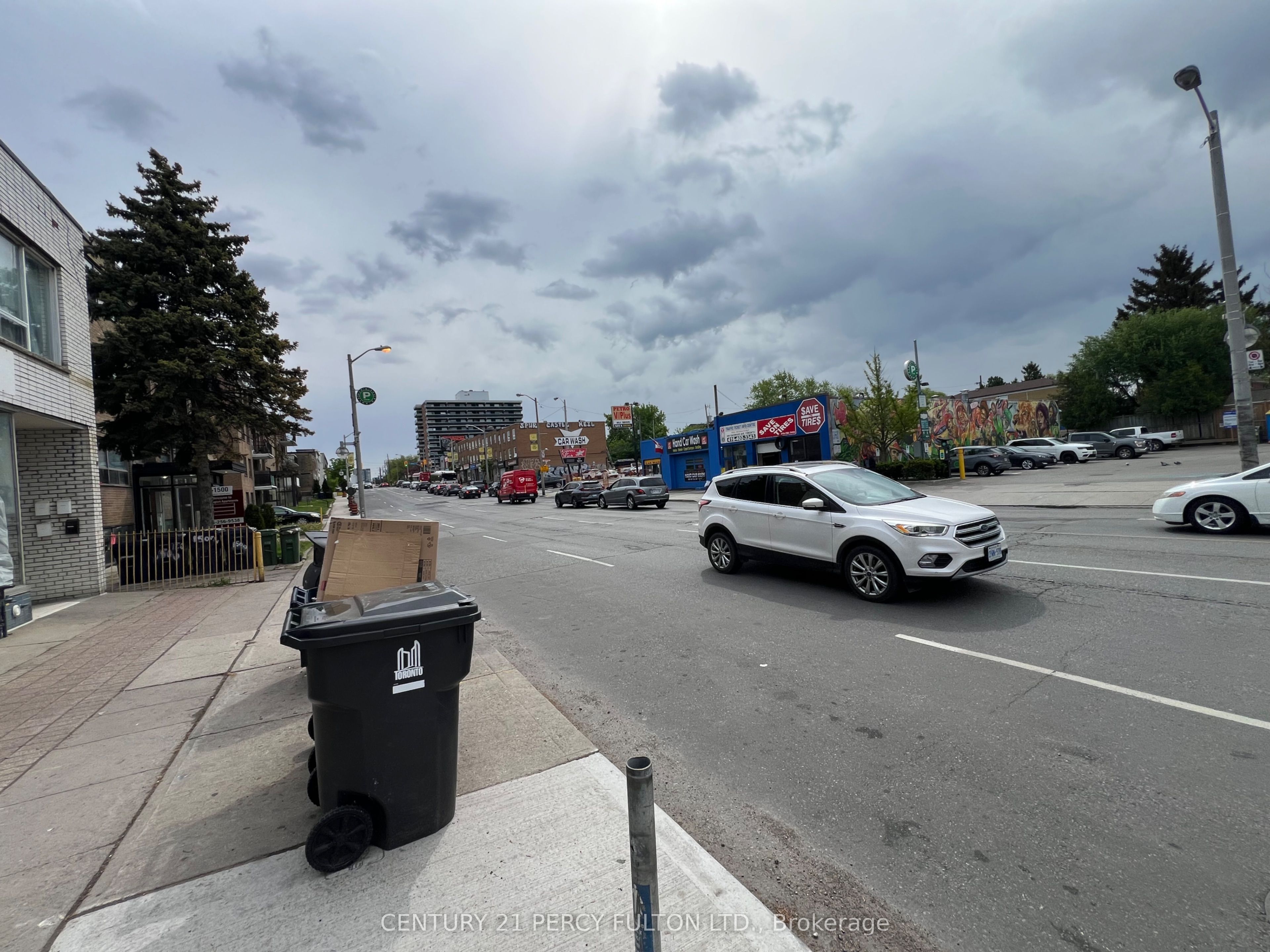 1506 Eglinton Avenue W Property Photo 5