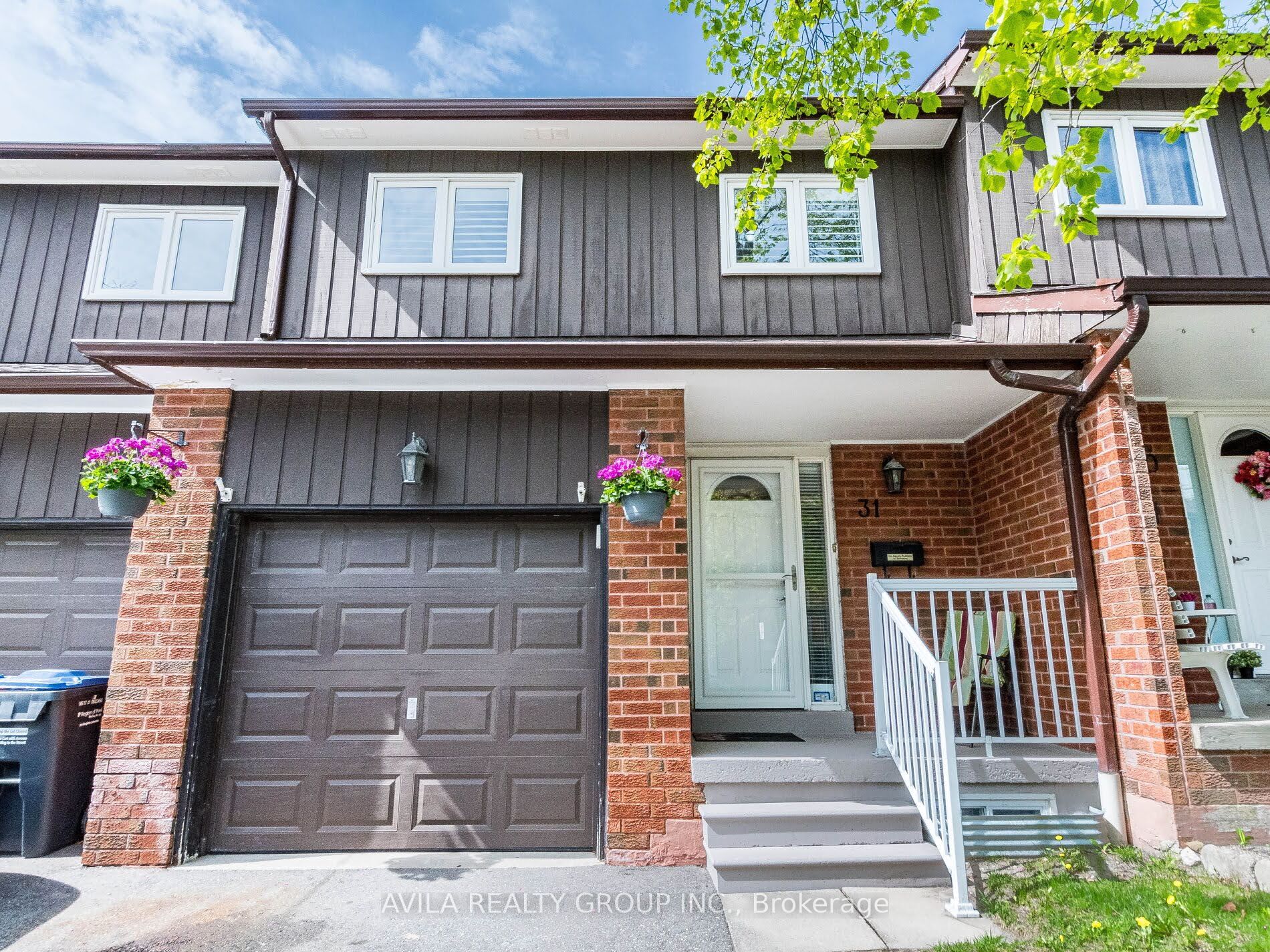 750 Burnhamthorpe Rd E Property Photo