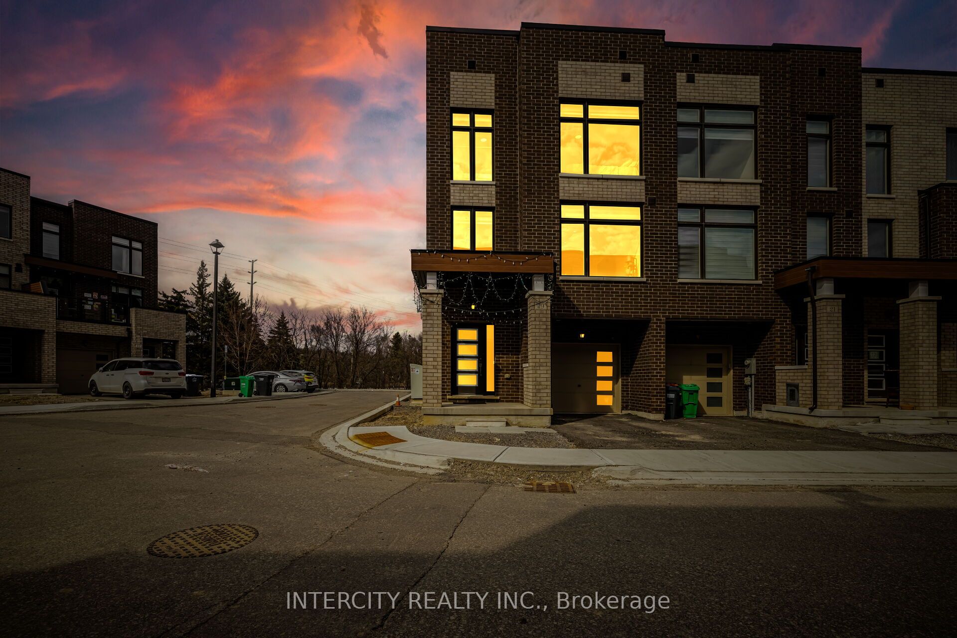 19 Queenpost Dr Property Photo