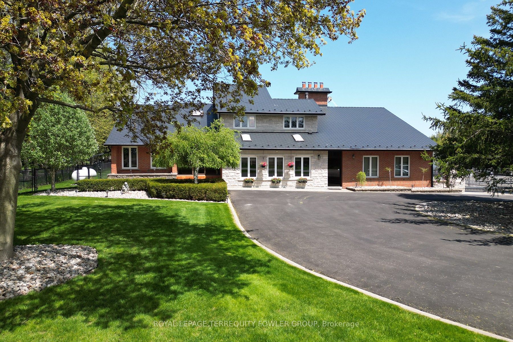 9767 6 Line Property Photo