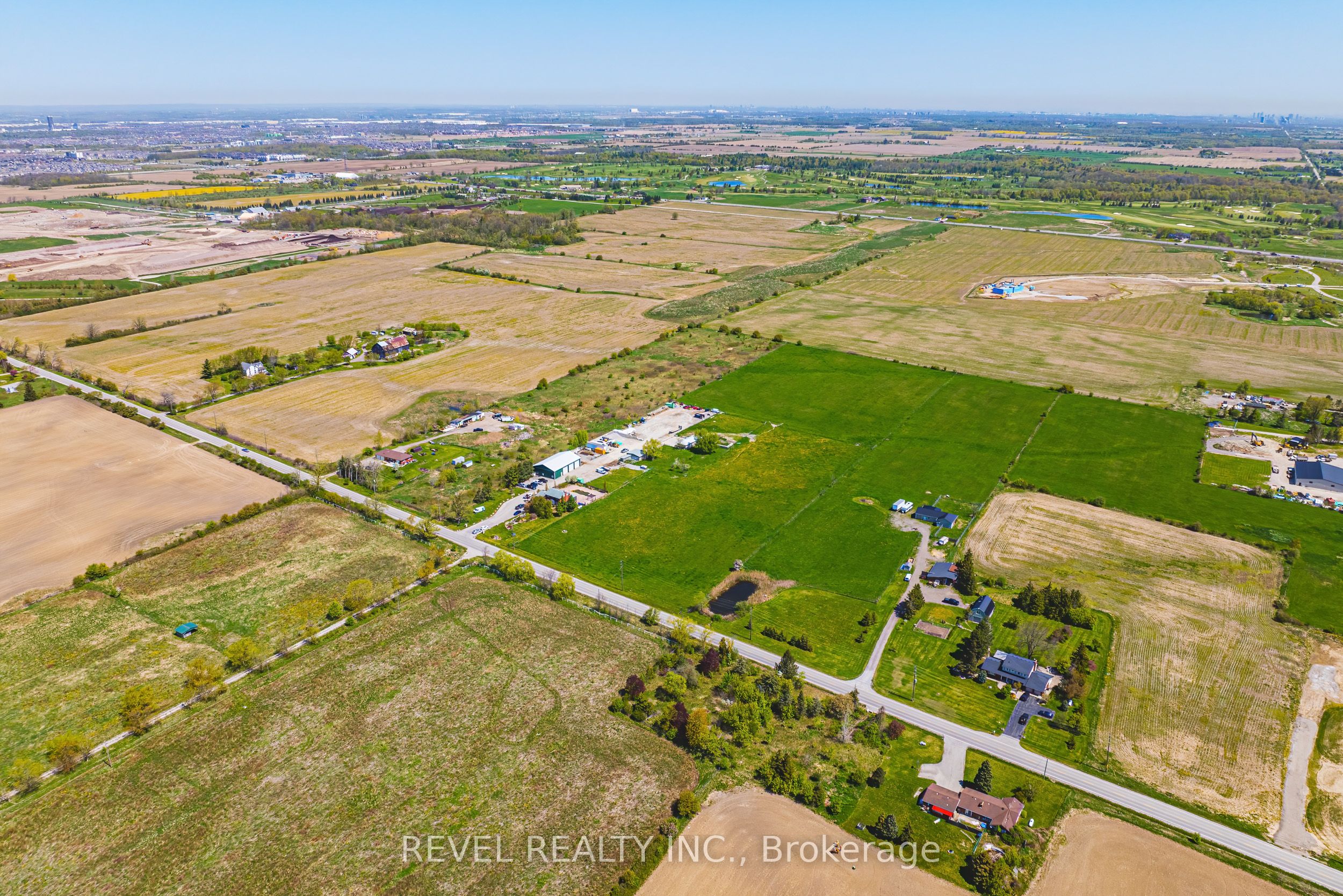 5121 1st Line Property Photo 3