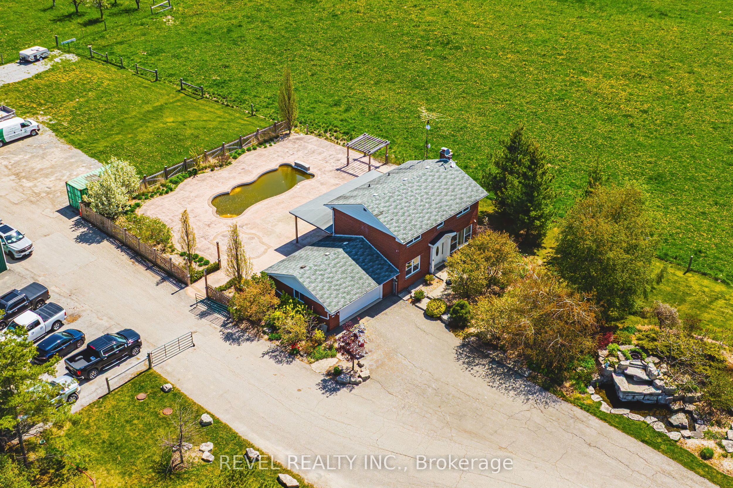 5121 1st Line Property Photo 8