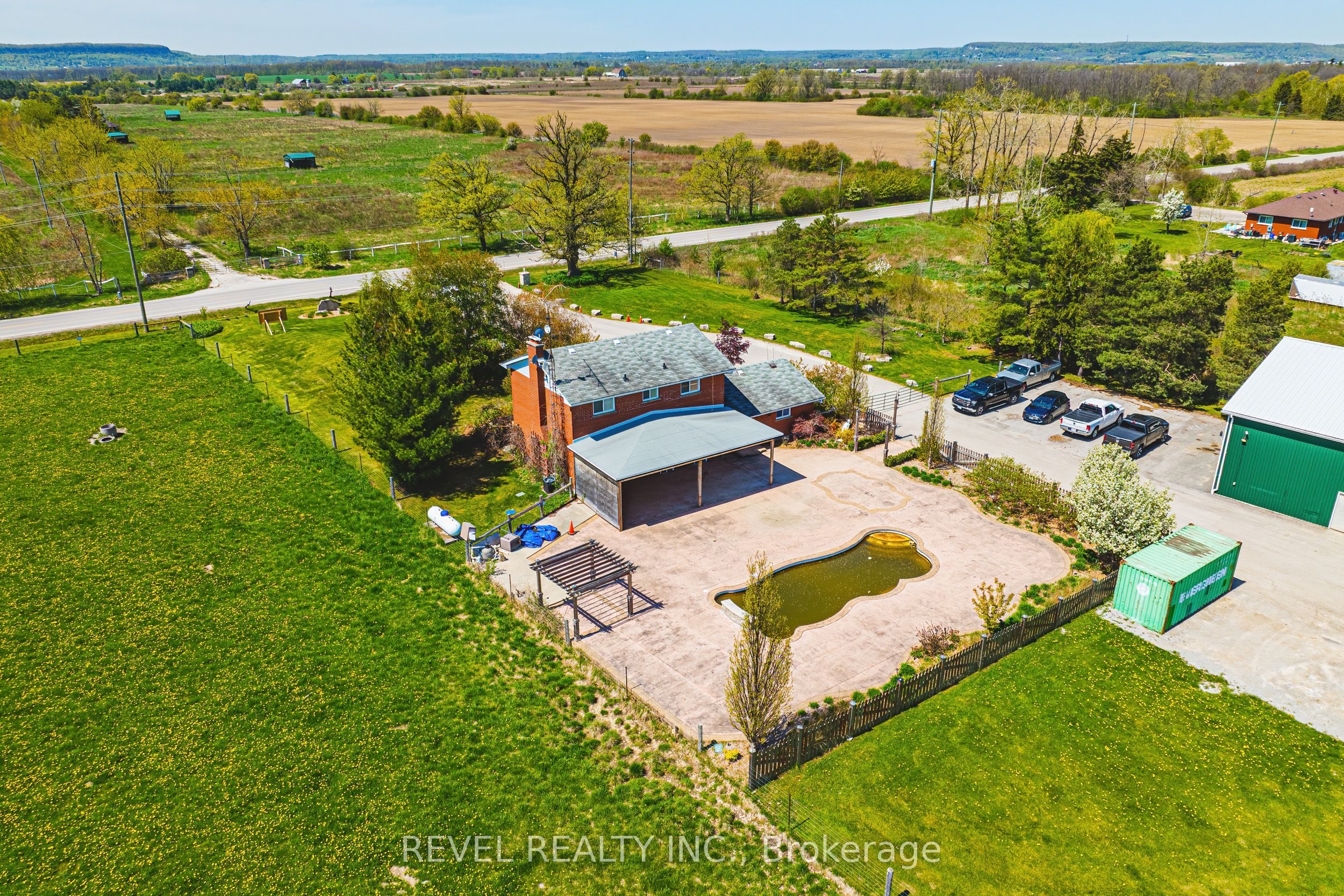 5121 1st Line Property Photo 9