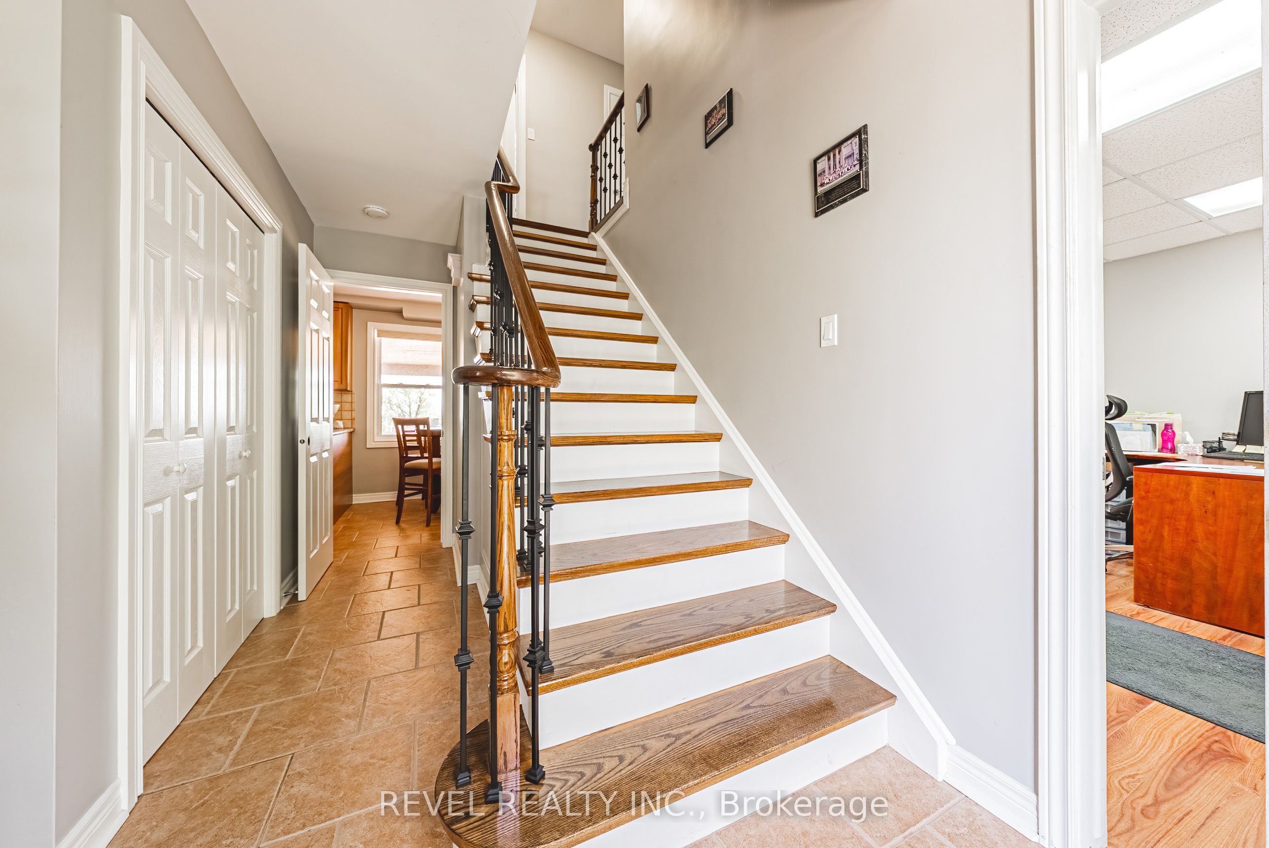 5121 1st Line Property Photo 12