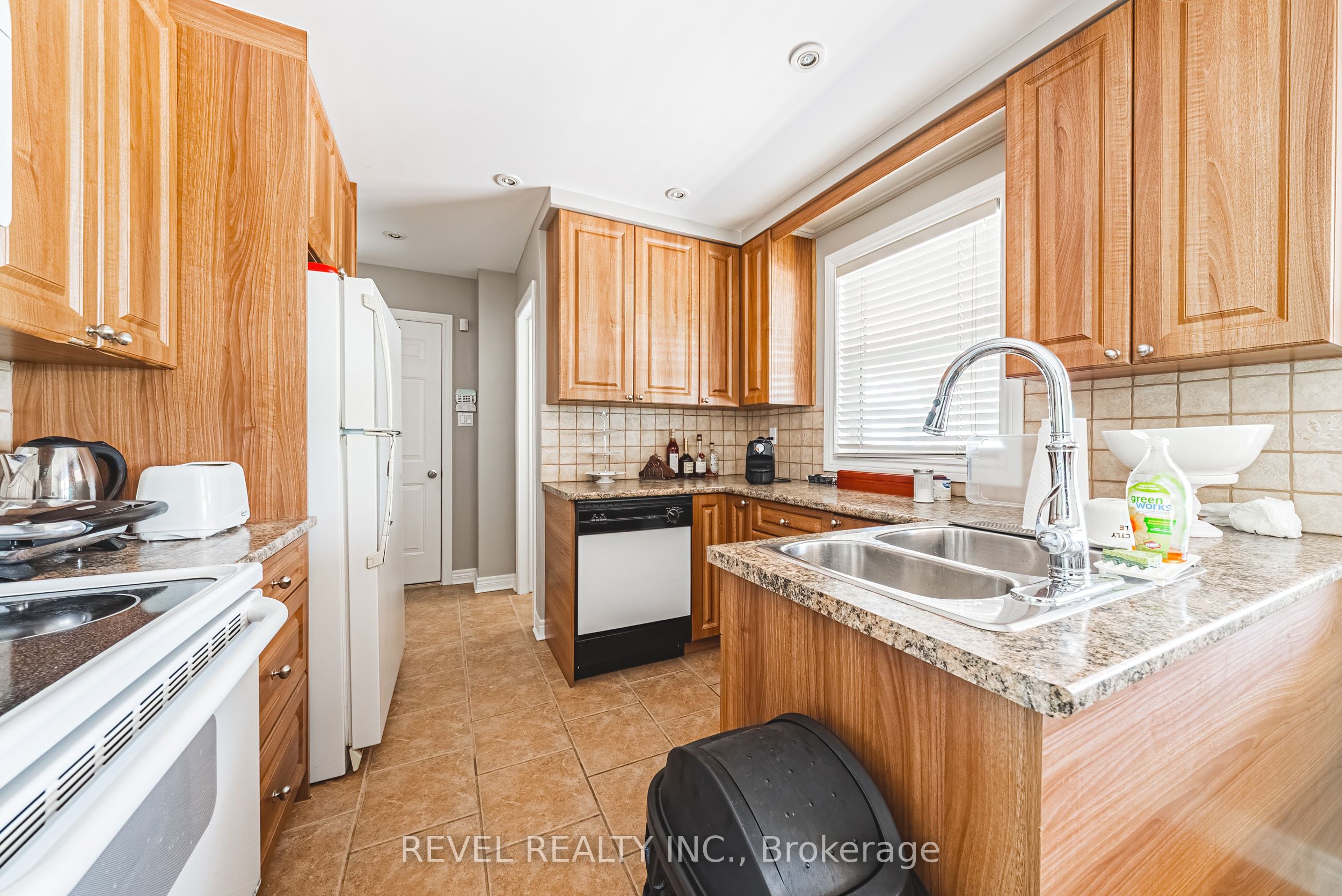 5121 1st Line Property Photo 15