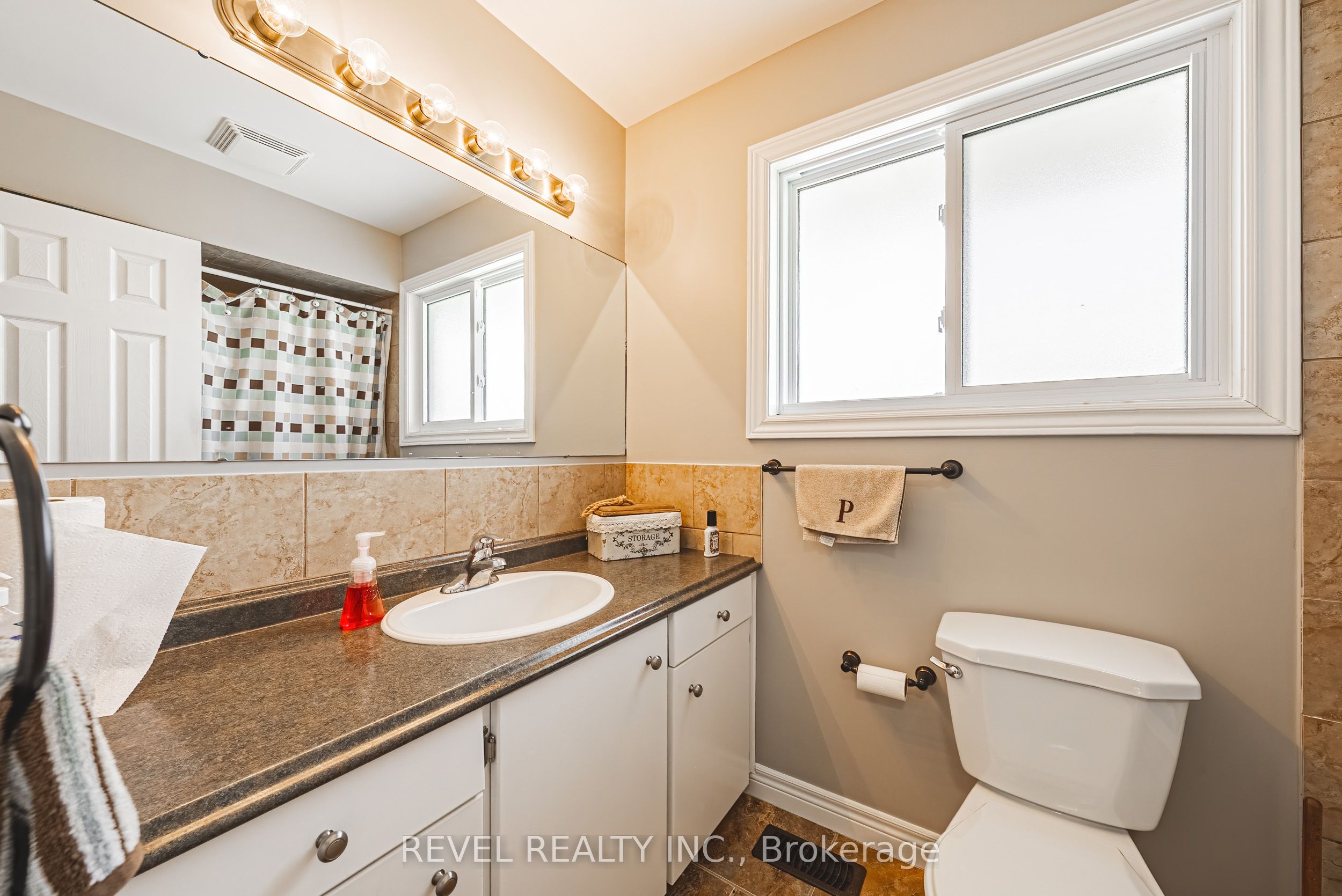 5121 1st Line Property Photo 18