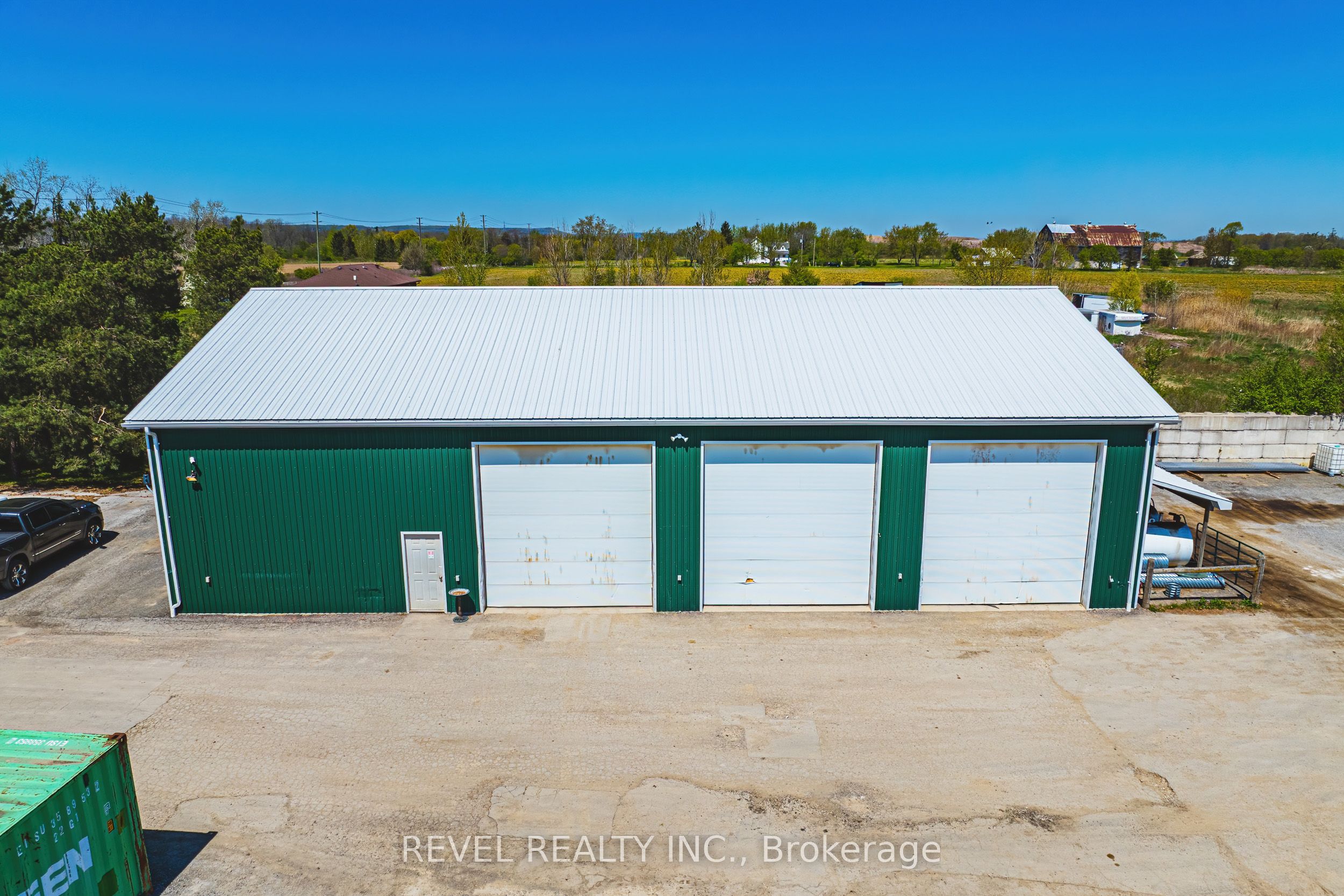 5121 1st Line Property Photo 20
