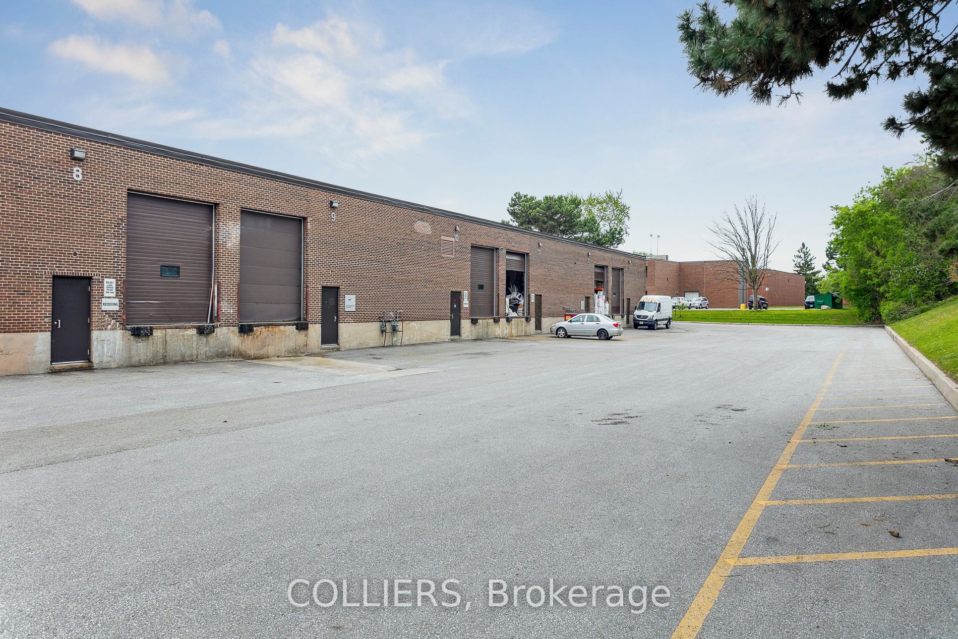 2525 Dunwin Drive 8-9 Property Photo 13
